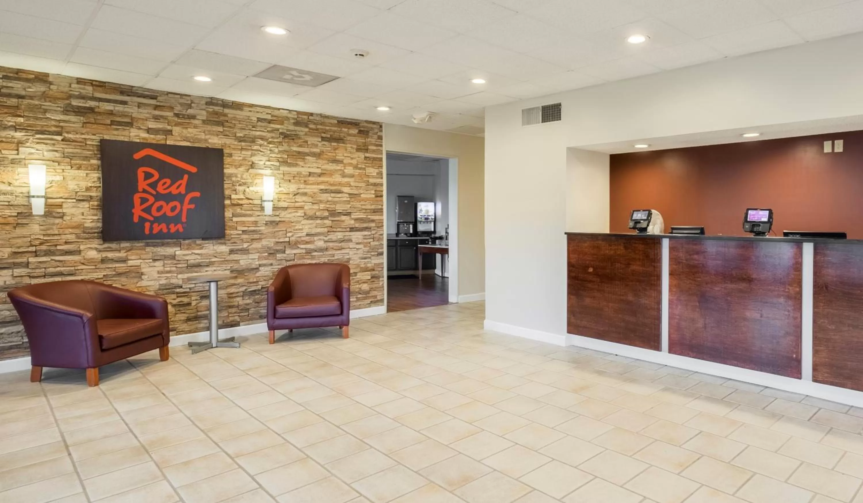 Lobby or reception in Red Roof Inn & Suites Wytheville