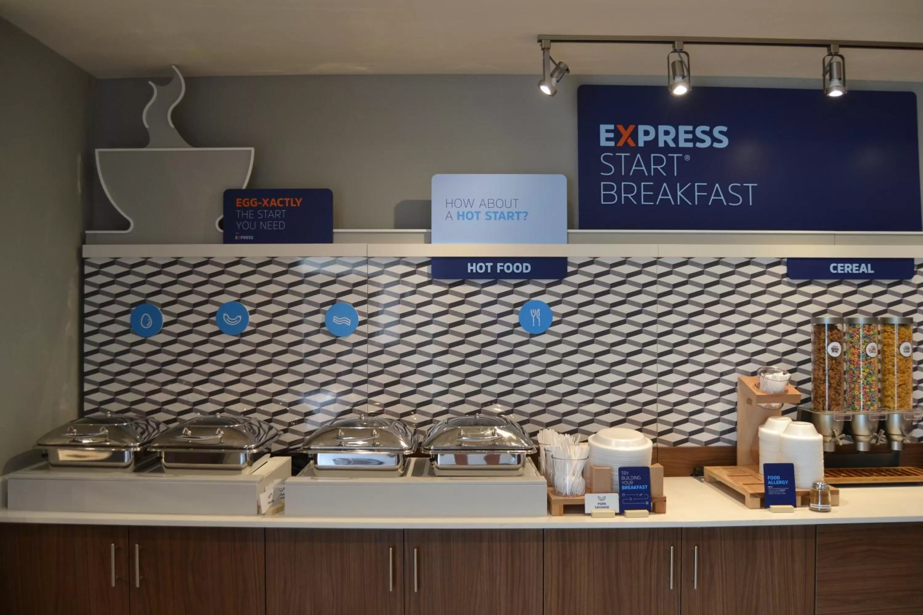 Breakfast in Holiday Inn Express & Suites Goodlettsville N - Nashville by IHG