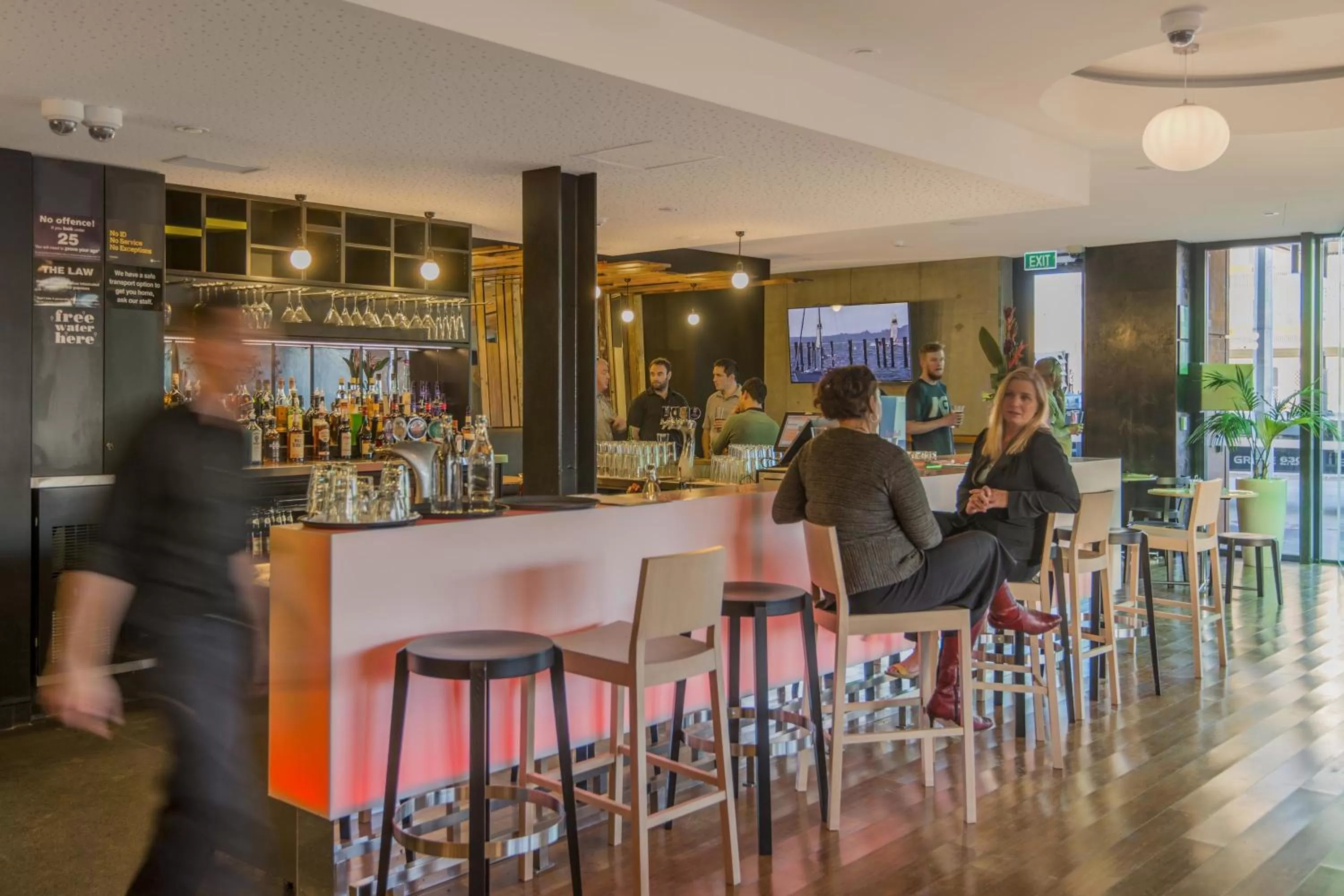 Restaurant/places to eat in BreakFree on Cashel, an Accor Hotel