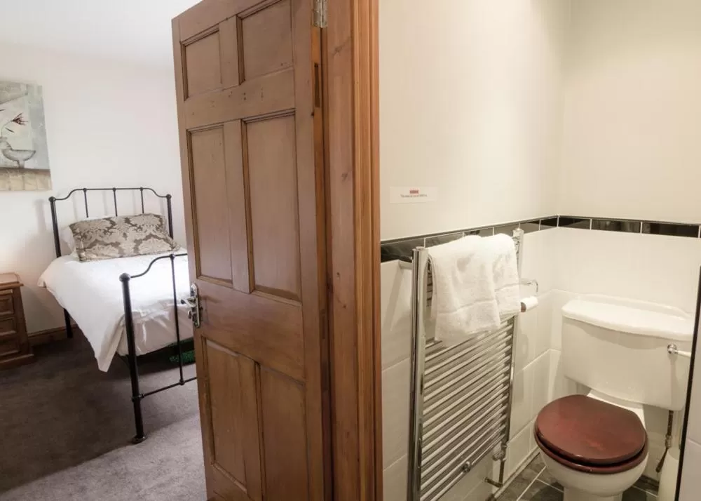 Bed in The Red Pump Inn