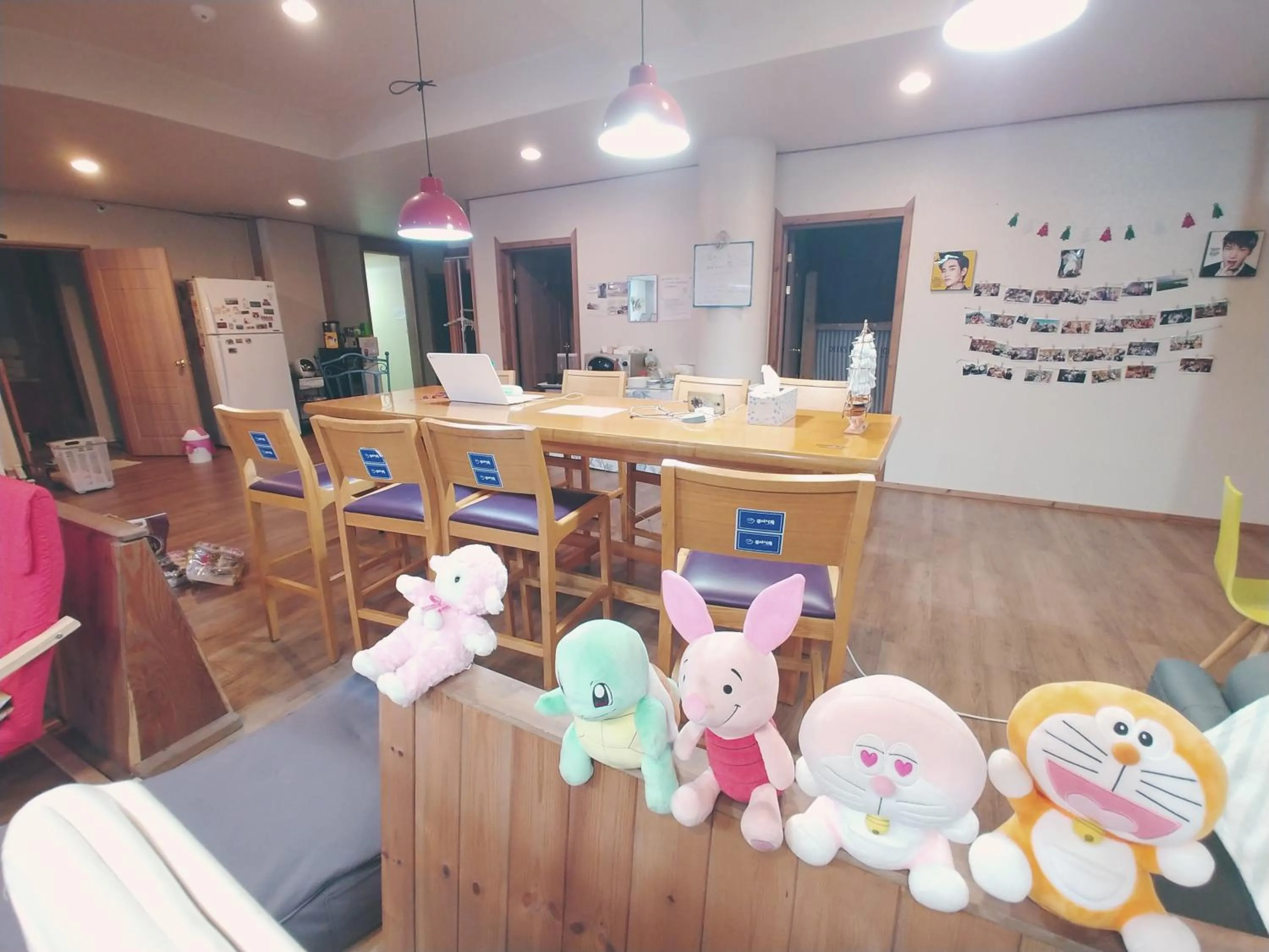 Communal lounge/ TV room in Baozen Guesthouse