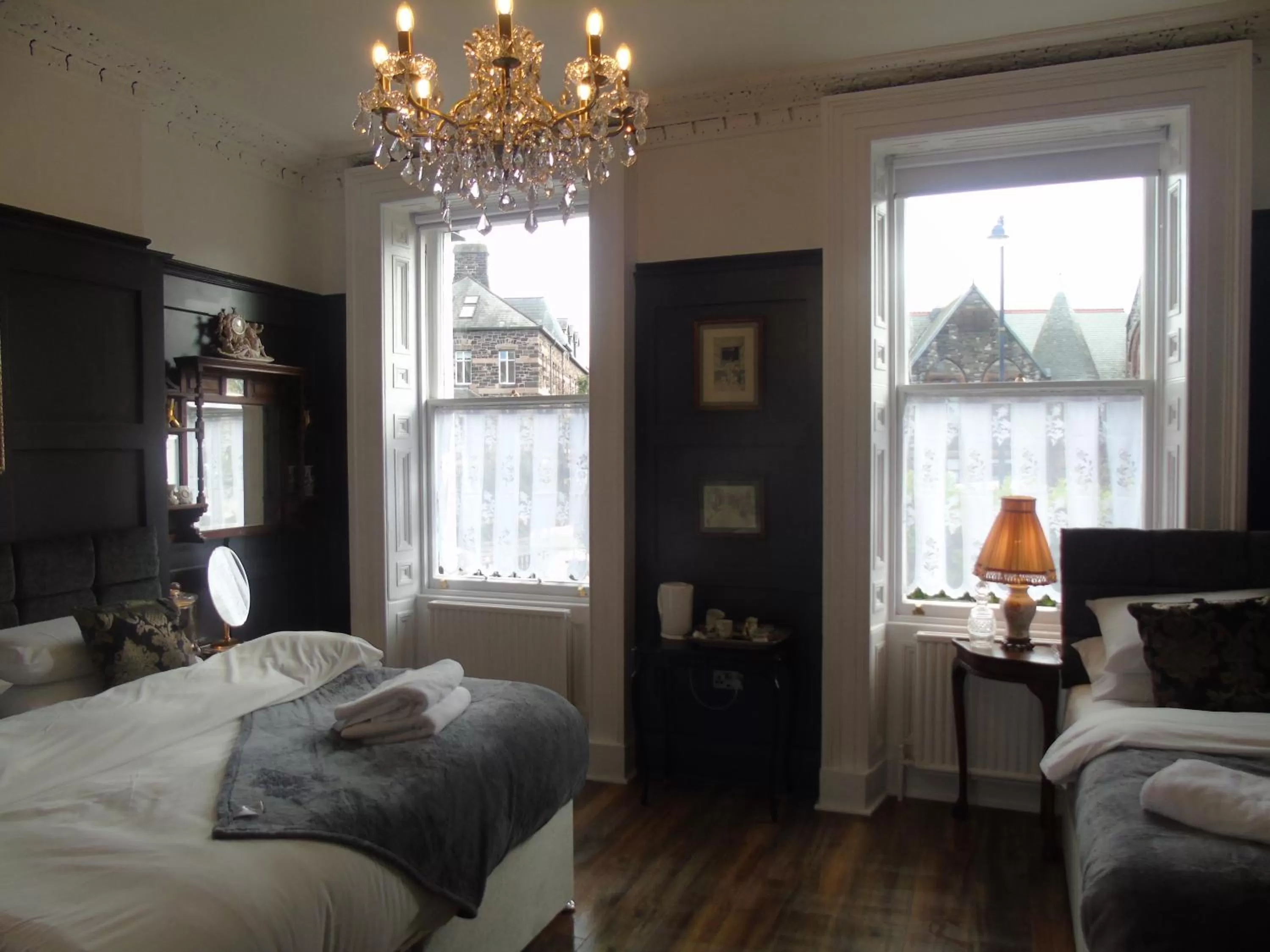 Photo of the whole room, Bed in The Warren Belfast