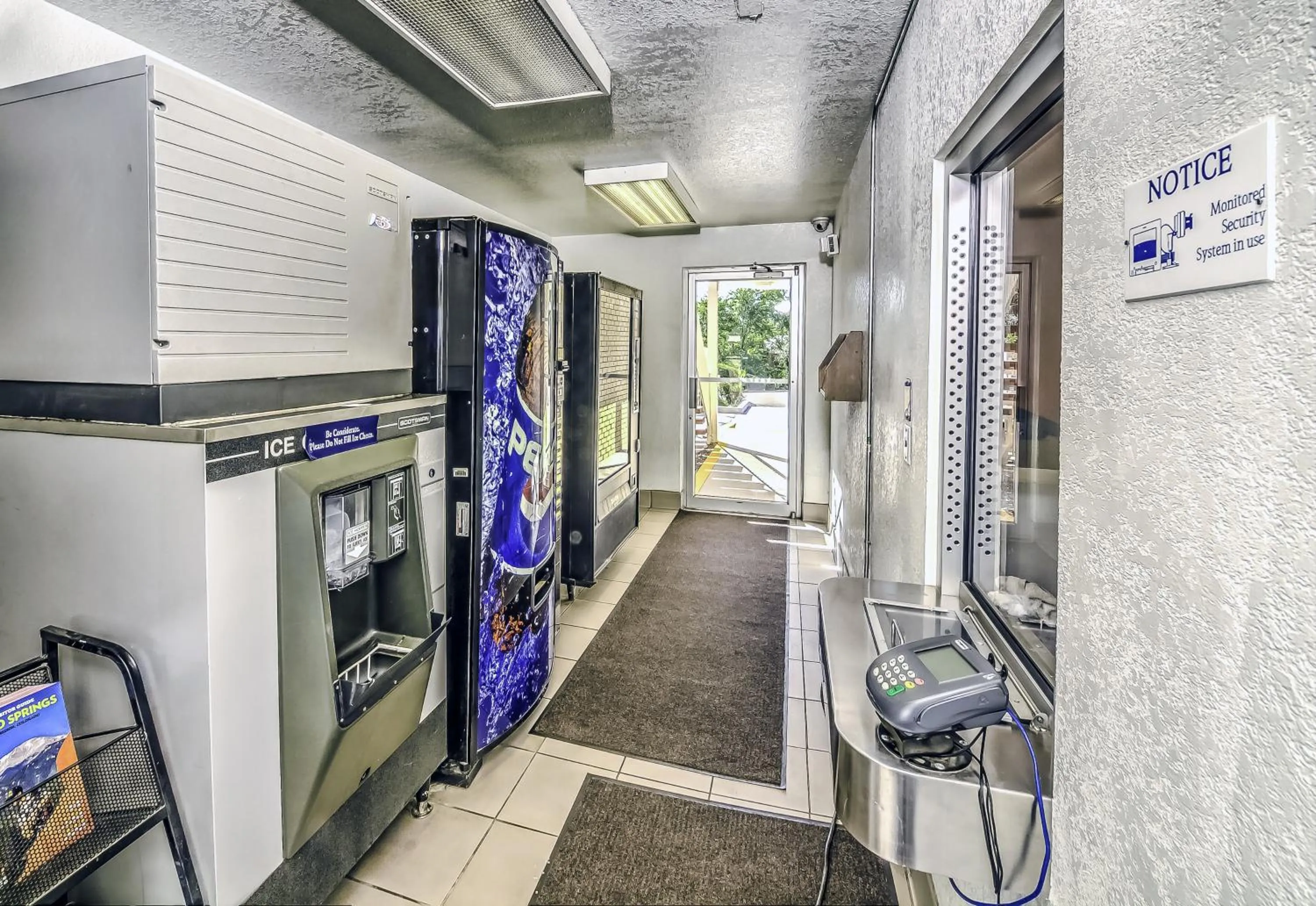 Food in Motel 6-Colorado Springs, CO