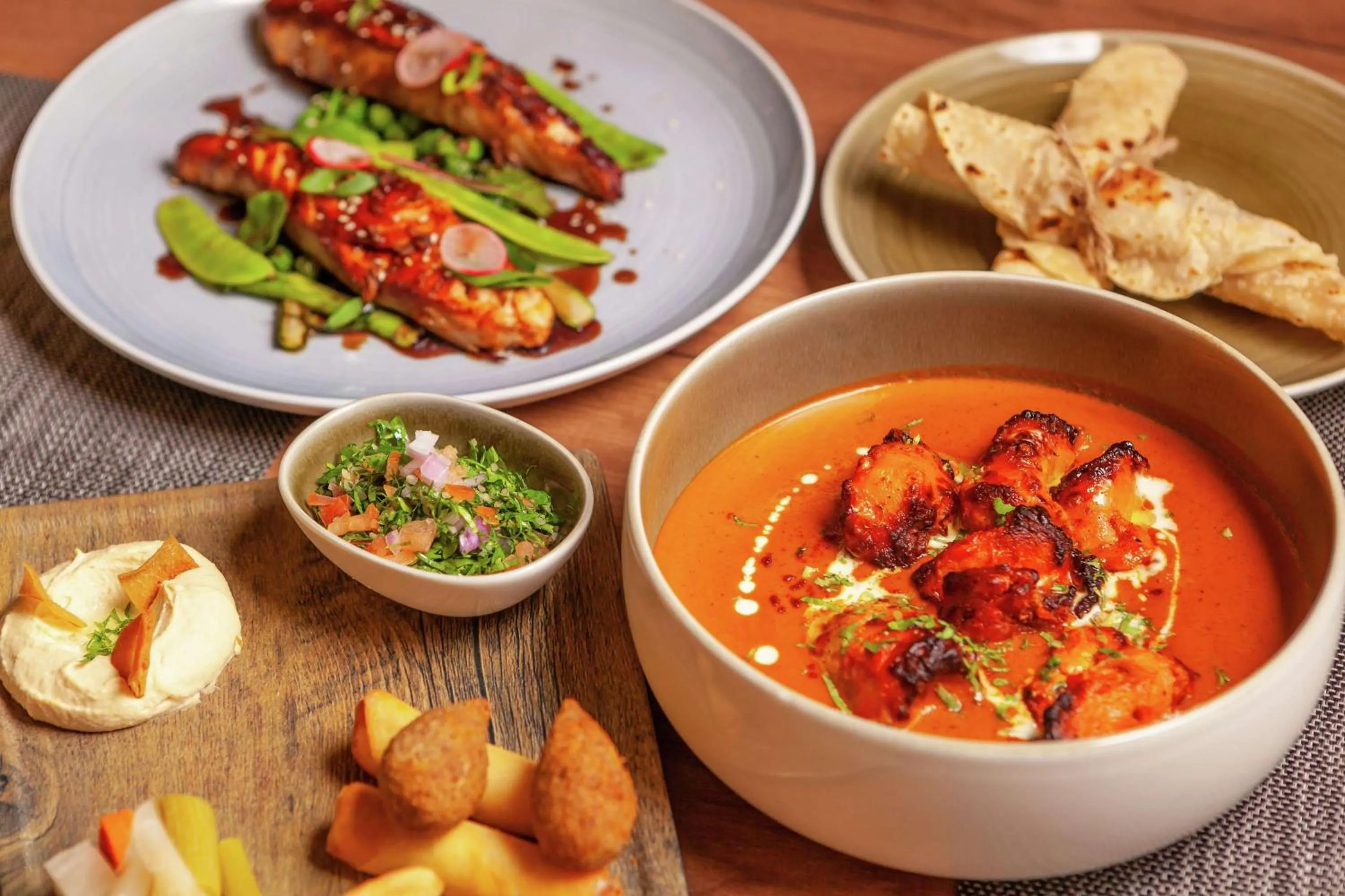 Restaurant/places to eat in DoubleTree by Hilton Dubai Al Jadaf