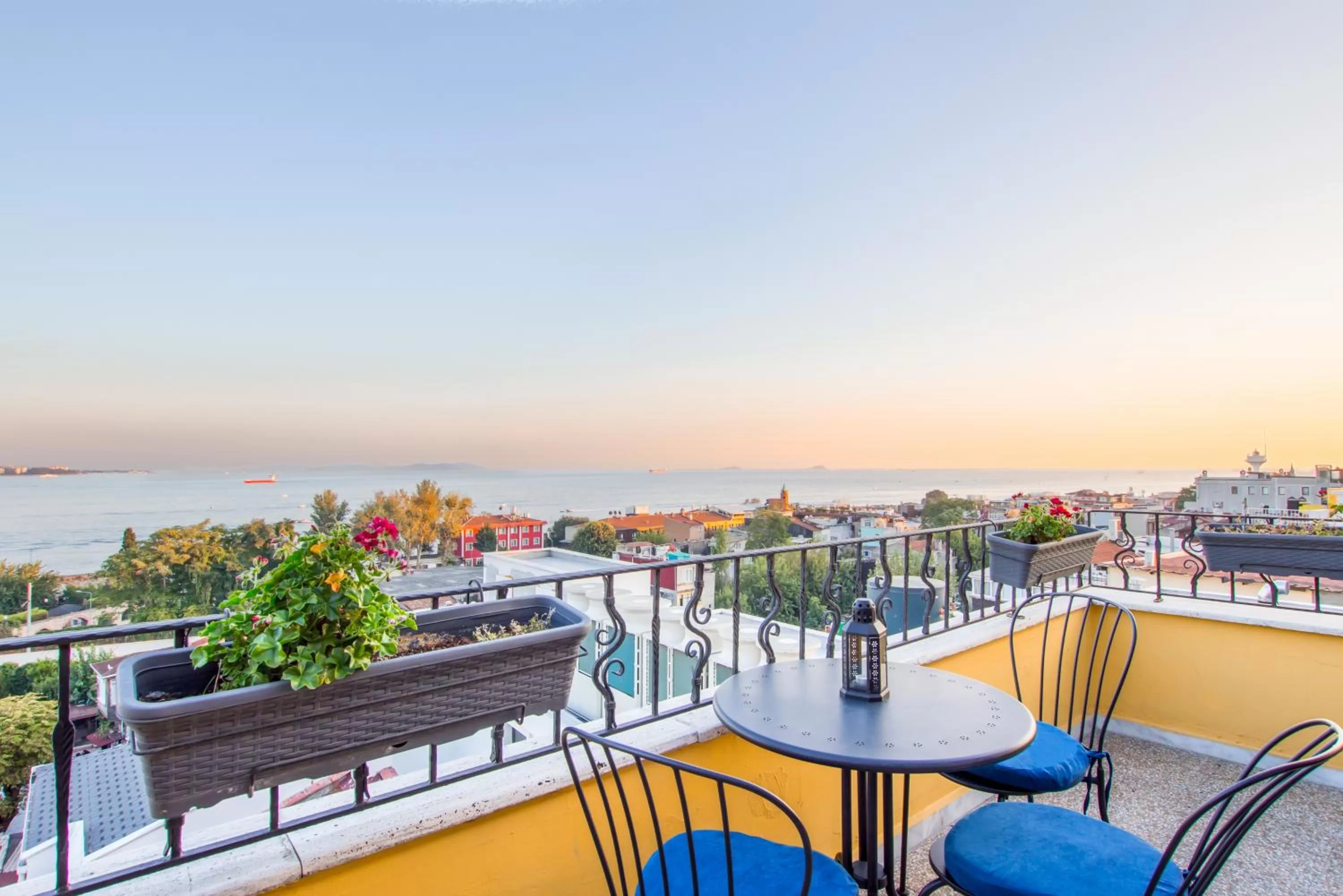 Balcony/Terrace in Hotel Poem