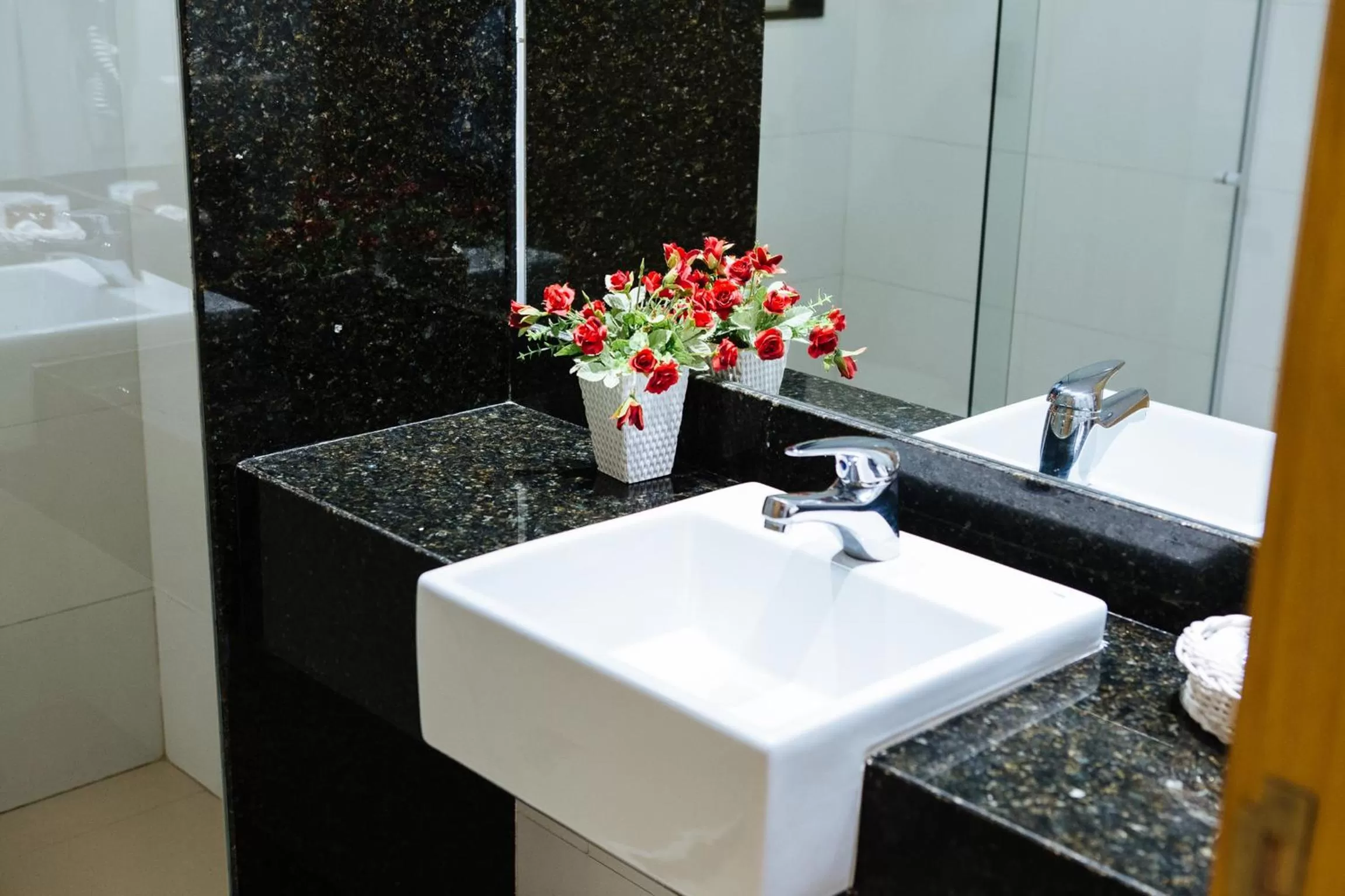 Bathroom in Elegance Praia Hotel