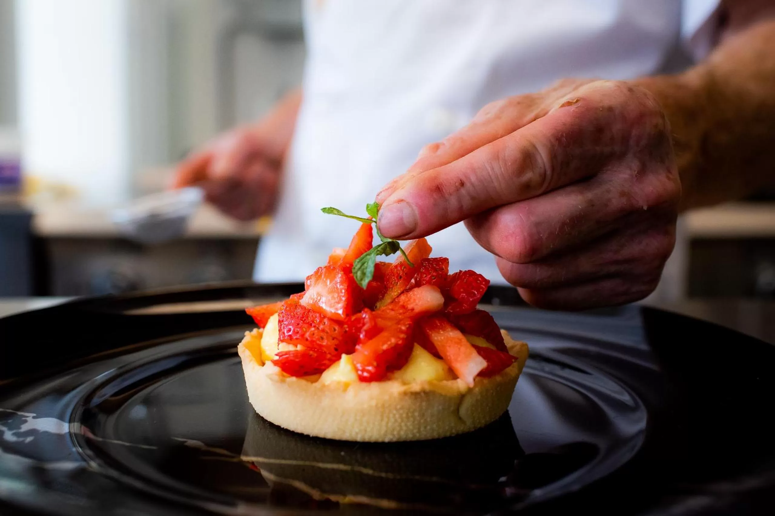 Restaurant/places to eat in M2 Hotel