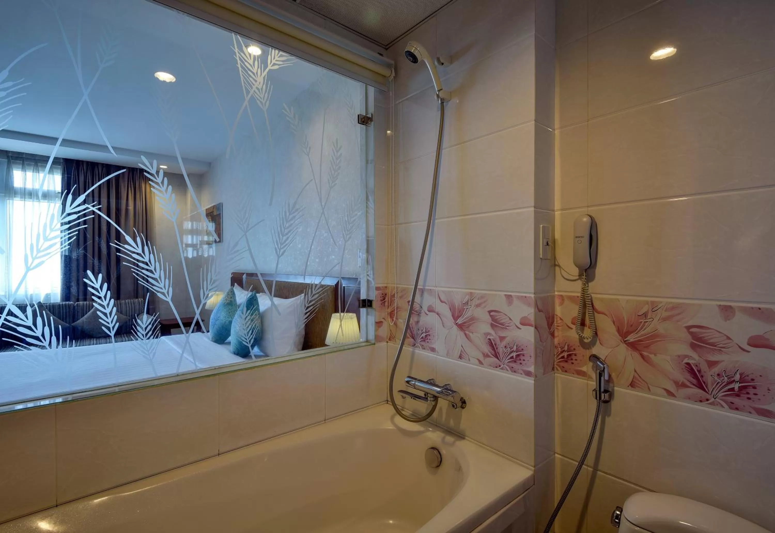 Bathroom in Aquari Hotel