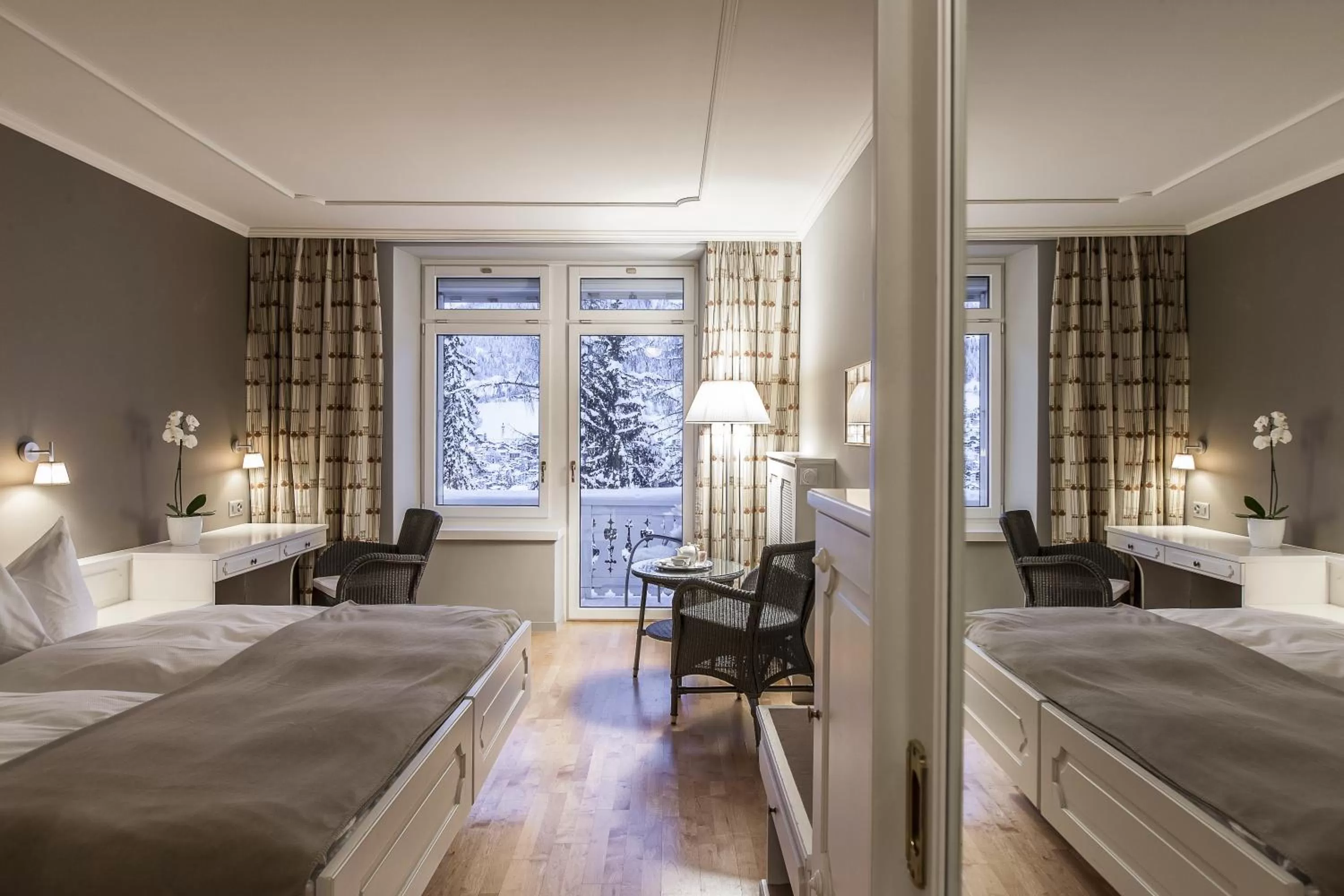 Winter, Bed in Romantik Hotel Schweizerhof & Spa Flims