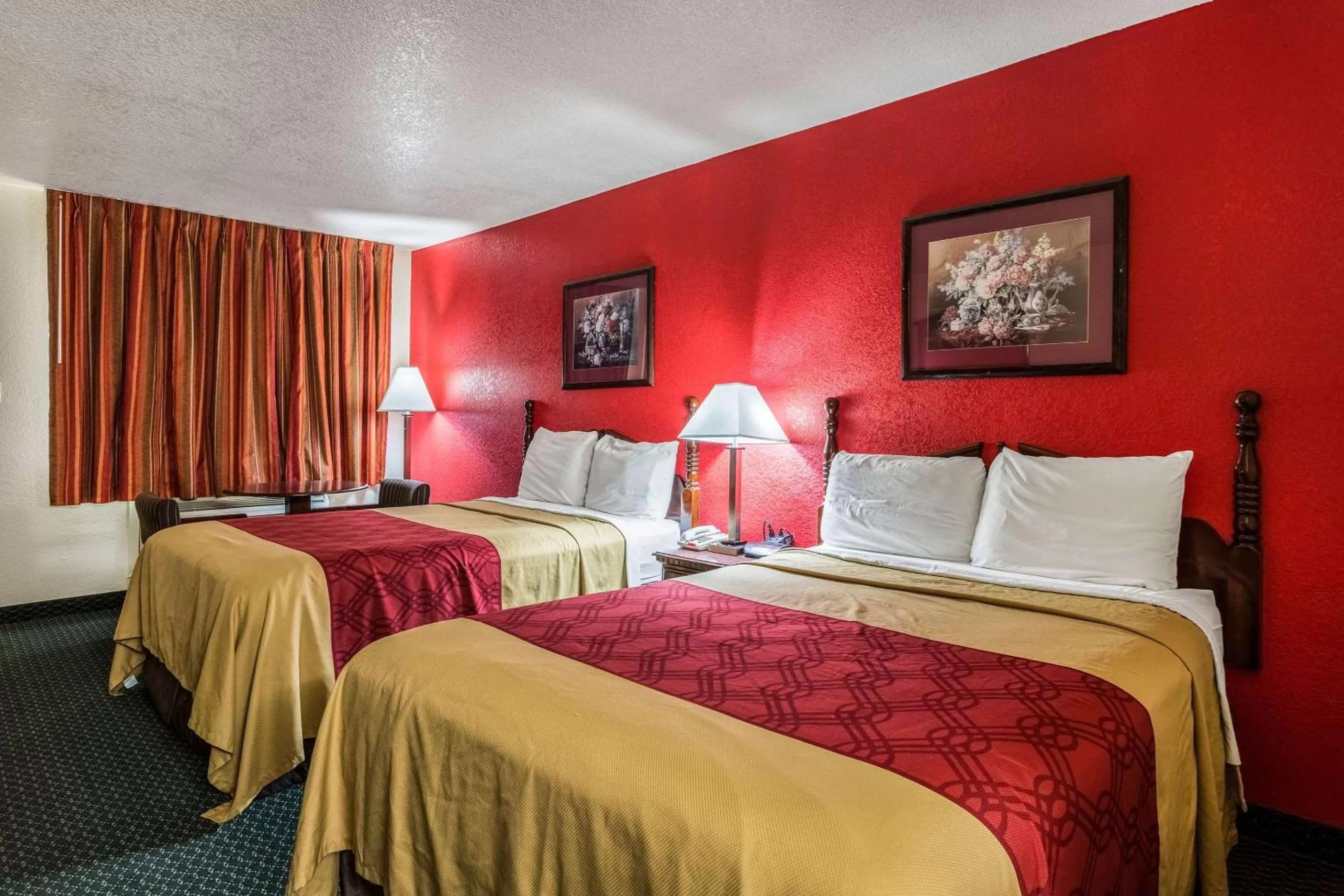 Double Room with Two Double Beds - Smoking in Econo Lodge & Suites Brinkley