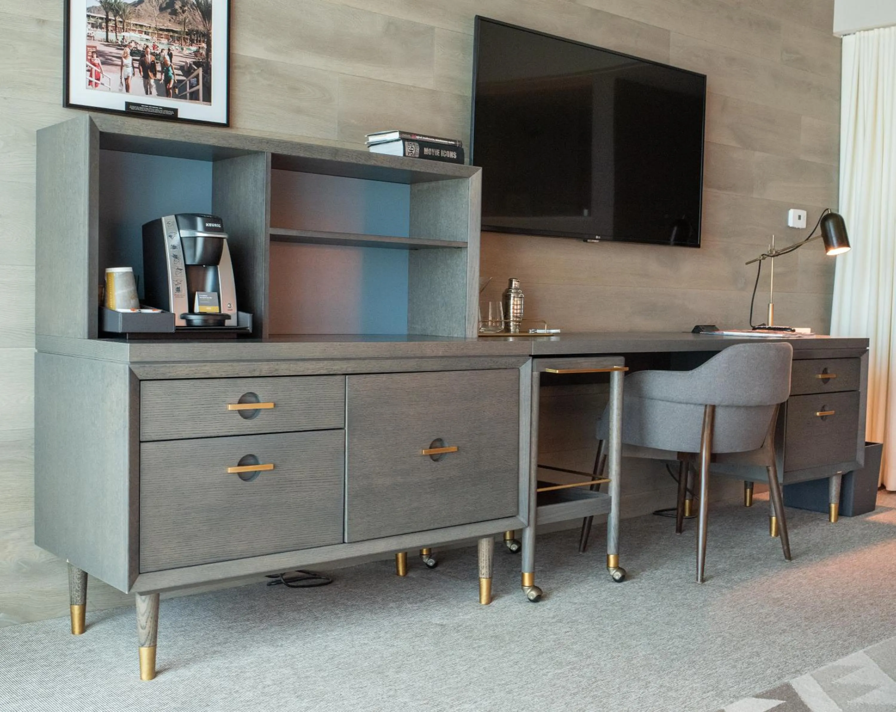 TV and multimedia in Mountain Shadows Resort Scottsdale