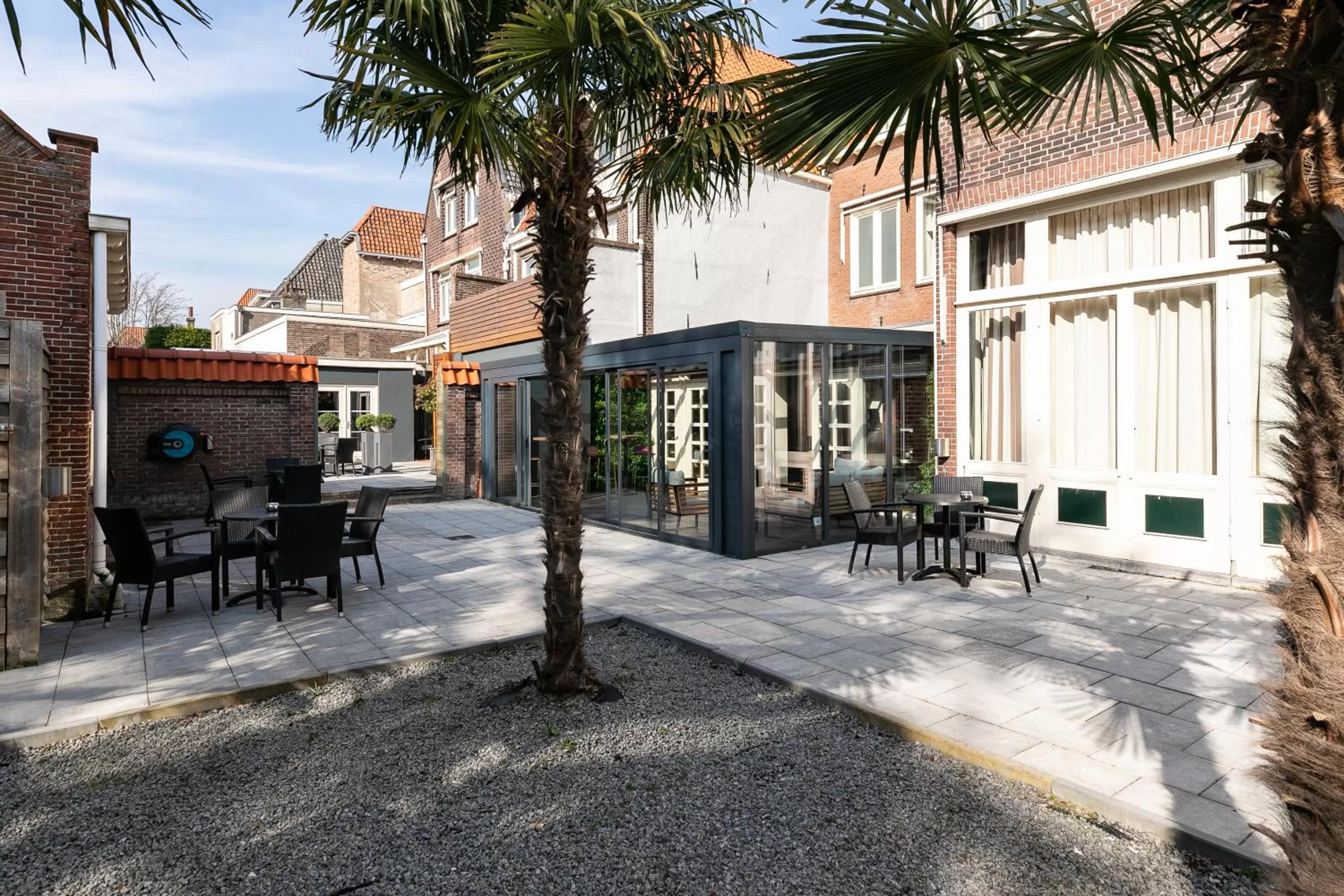 Patio in Hotel Royal Bridges