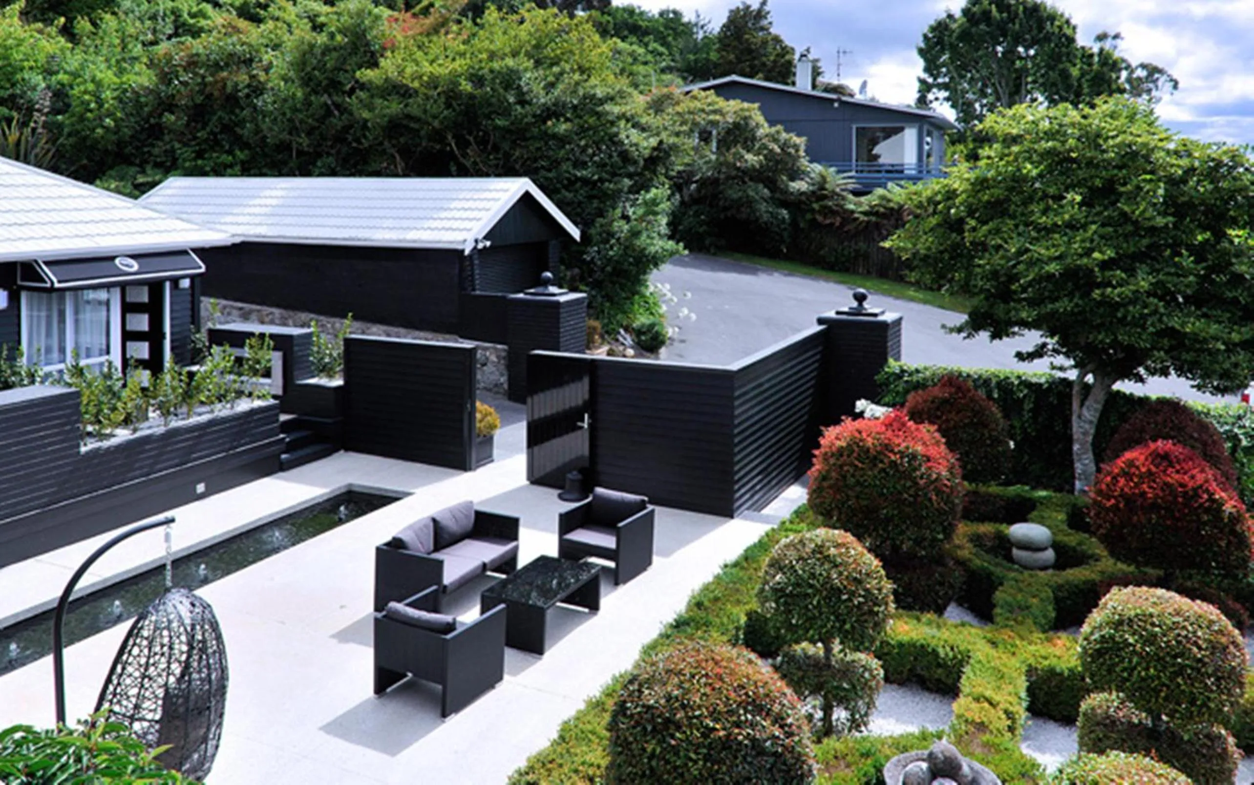 Patio in Black Swan Lakeside Boutique Hotel