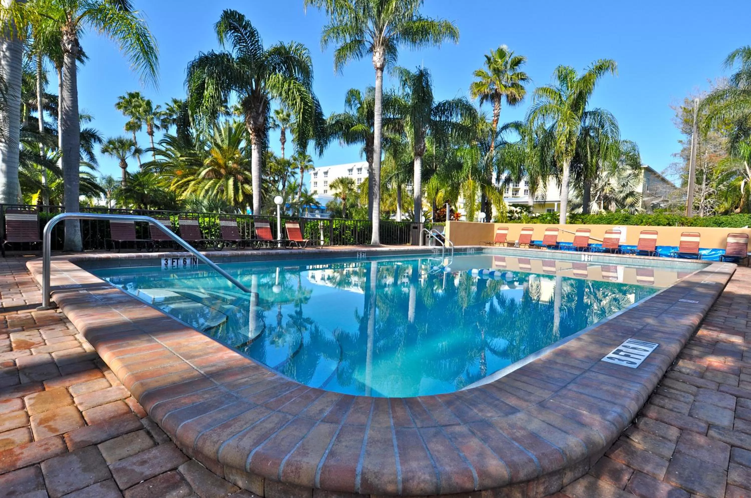 Swimming pool in The Capri at Siesta