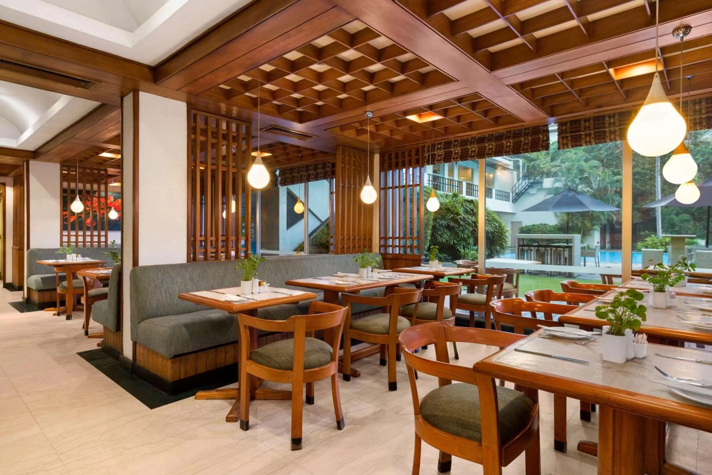 Lounge or bar in Ramada Colombo