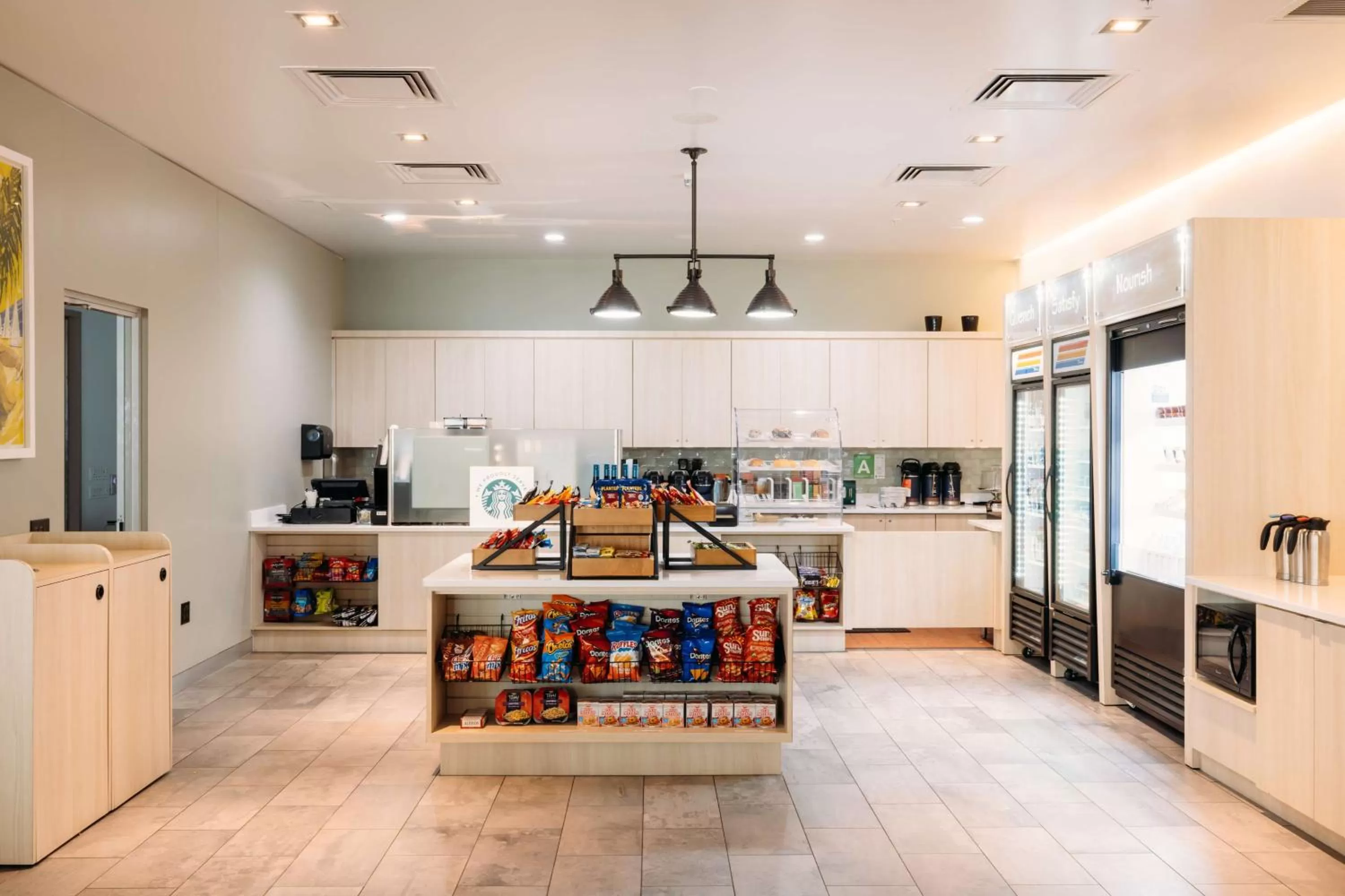 Restaurant/places to eat in Hotel MDR Marina del Rey- a DoubleTree by Hilton