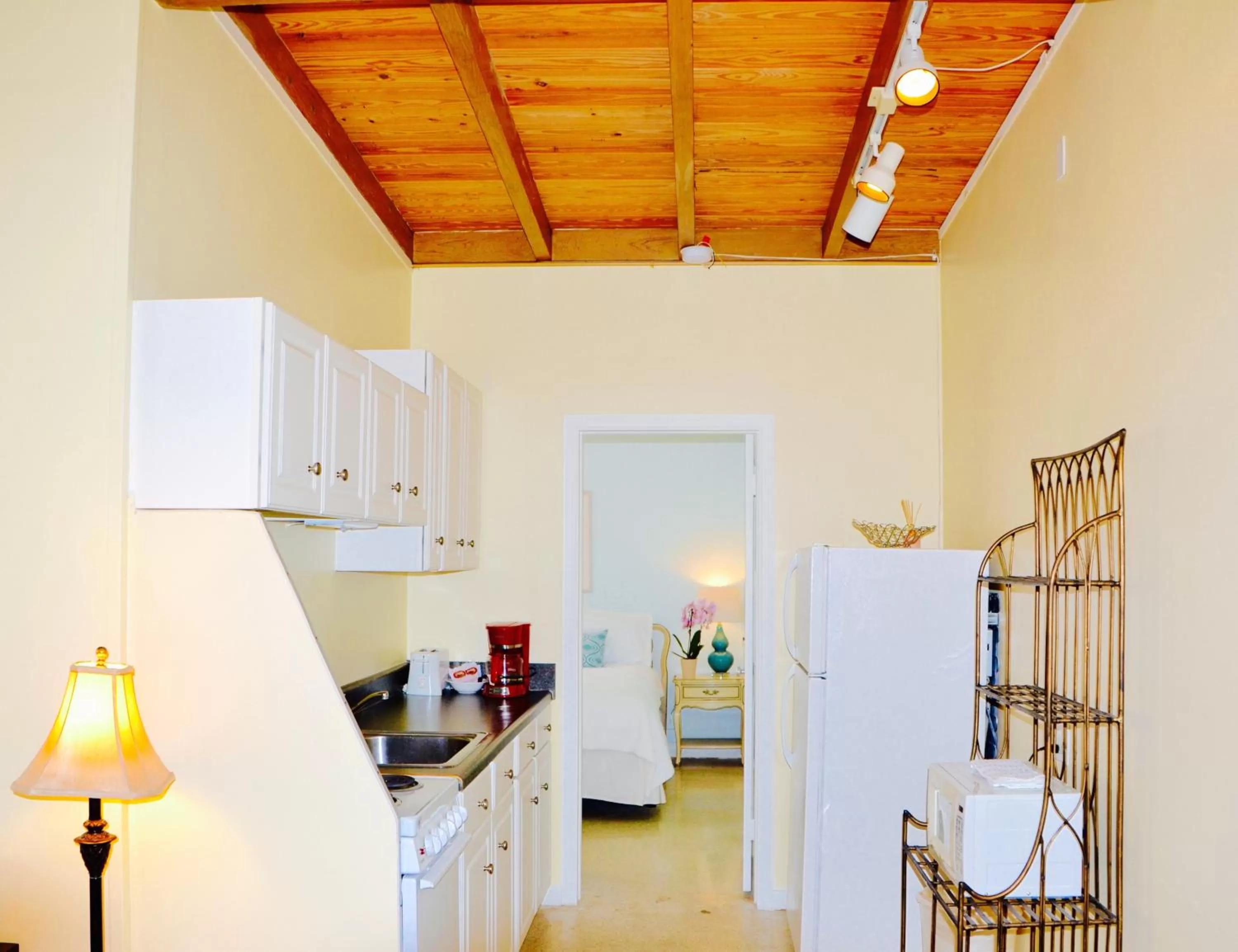 Kitchen or kitchenette, Kitchen/Kitchenette in Sea Turtle Inn