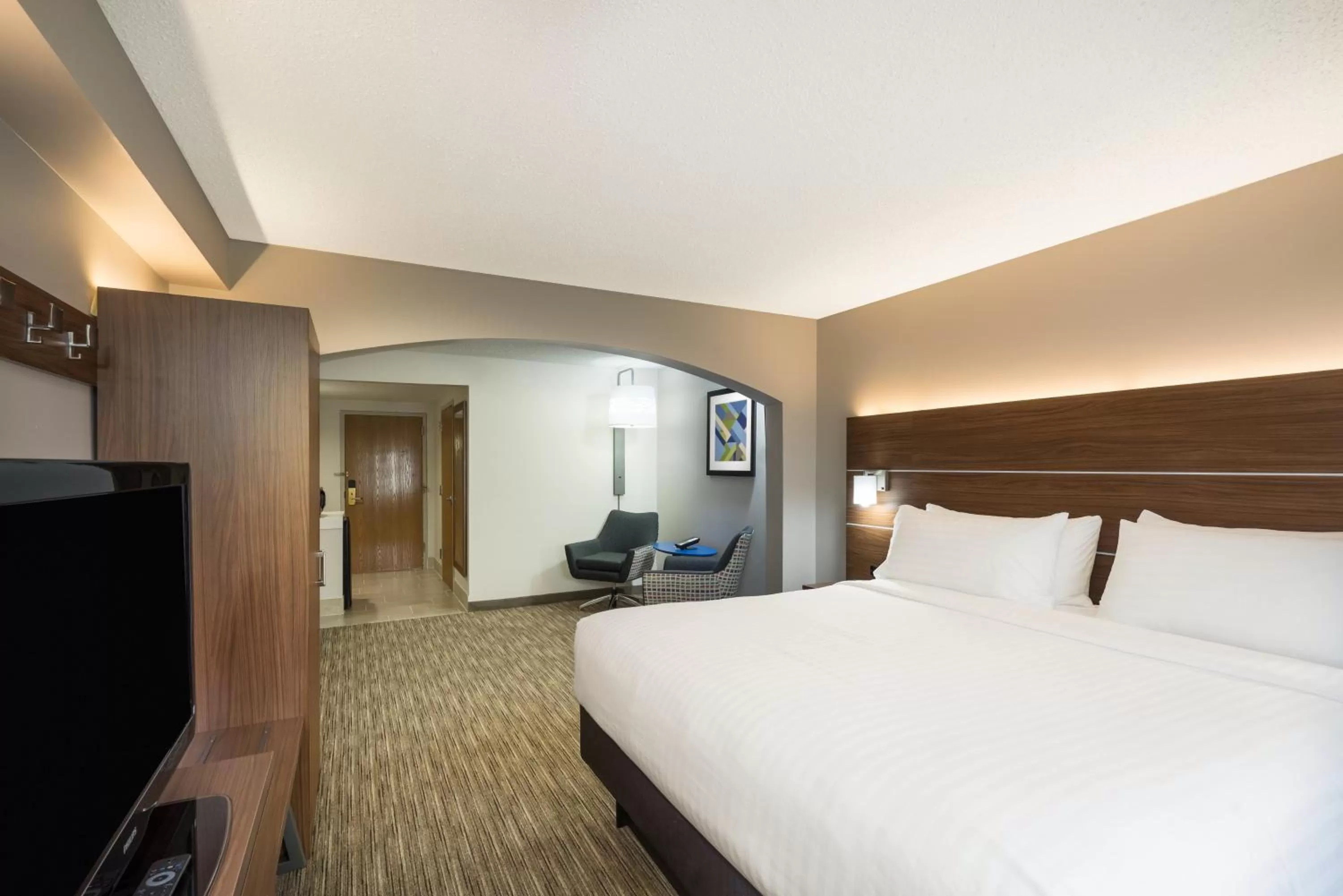 Photo of the whole room, Bed in Holiday Inn Express Hotel & Suites Louisville East by IHG