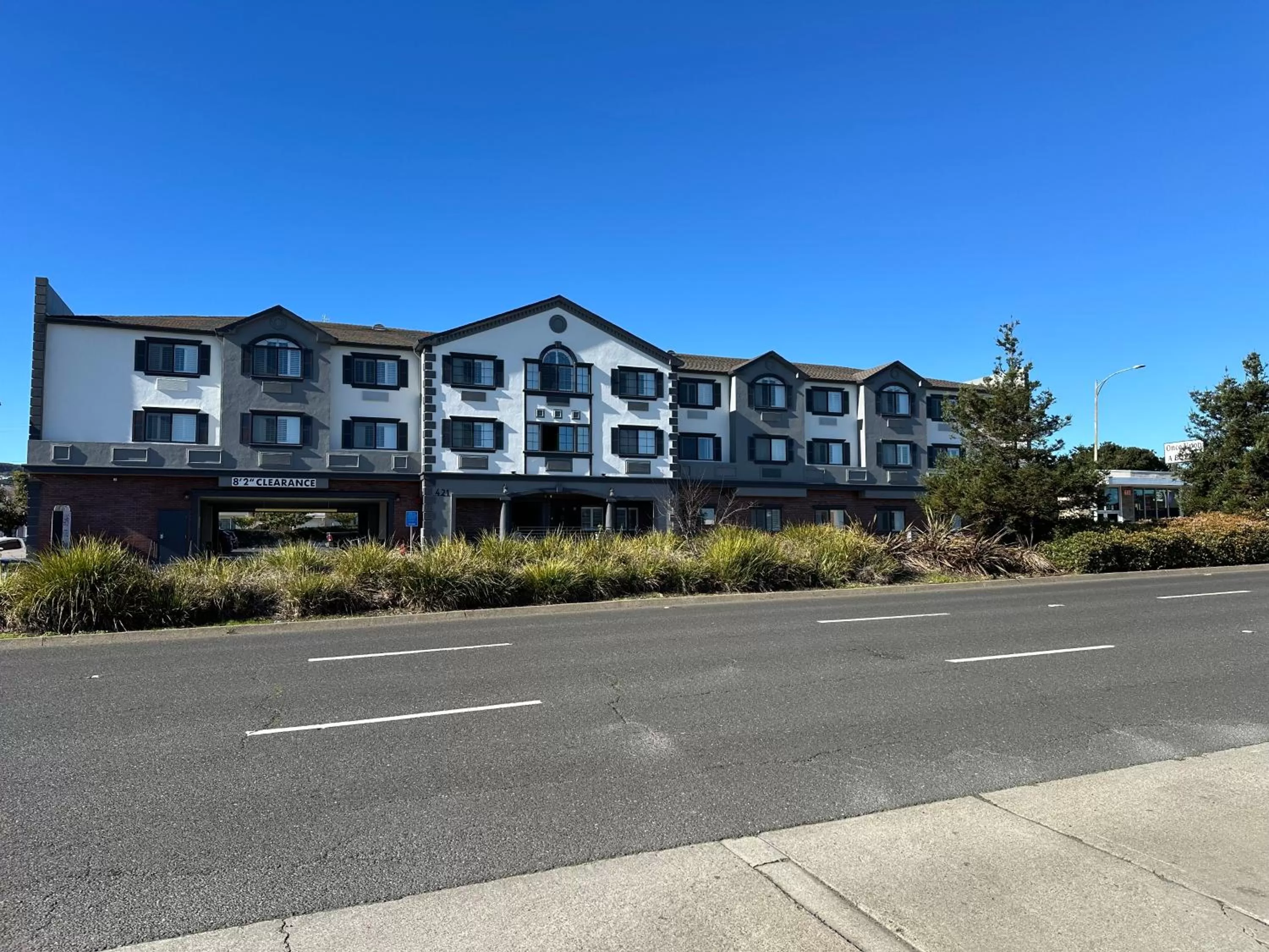 Property Building in Super 8 by Wyndham San Bruno /SF Intl Arpt West