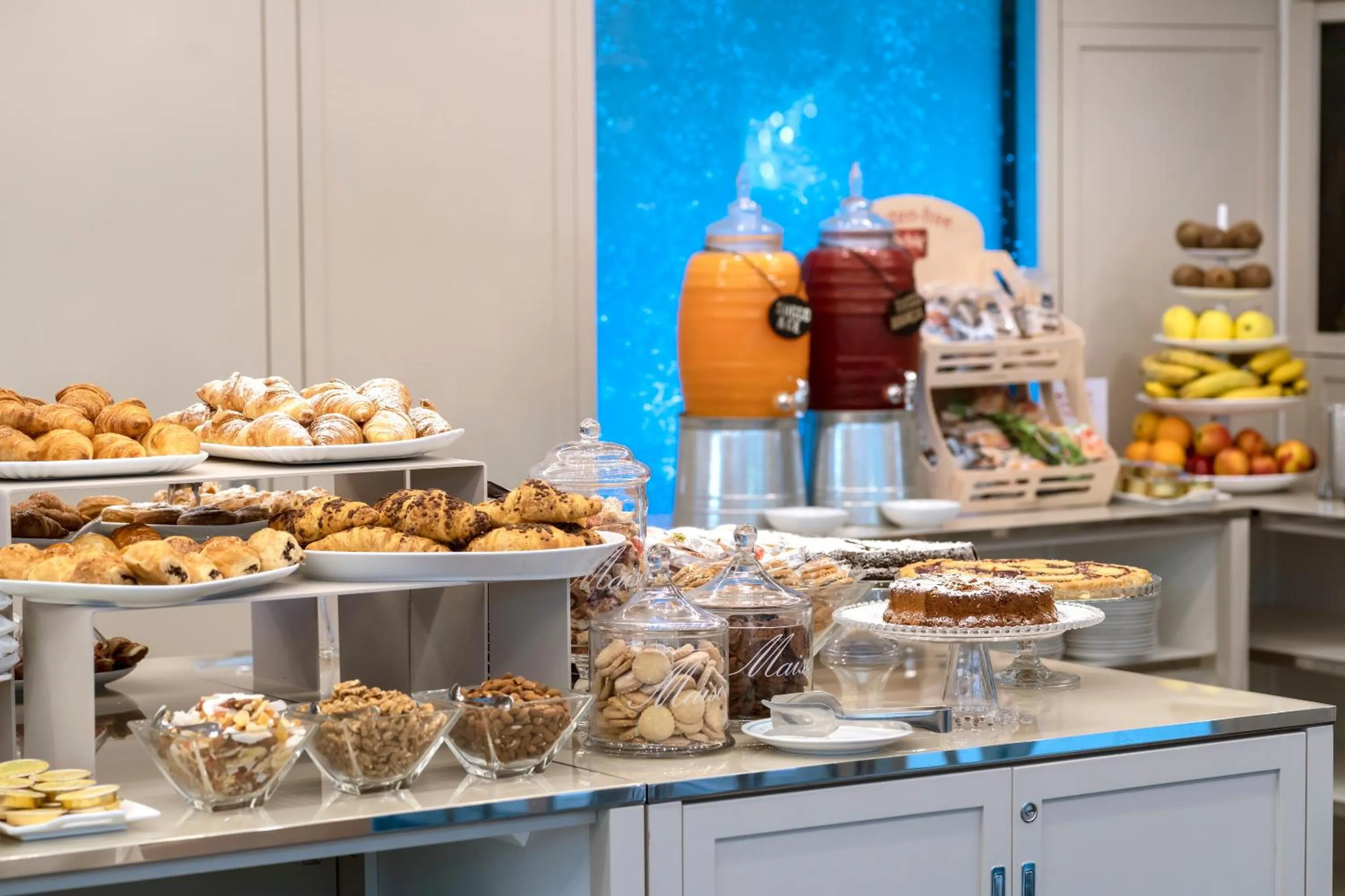 Buffet breakfast in Hotel Feldberg