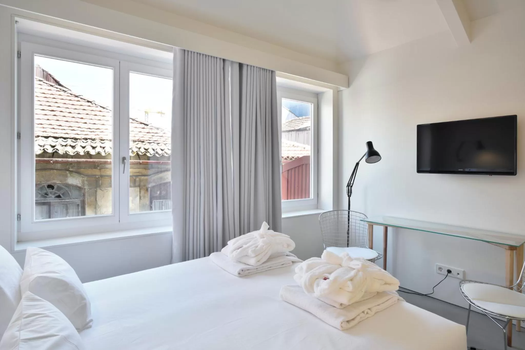 TV and multimedia, Bed in House of Artists