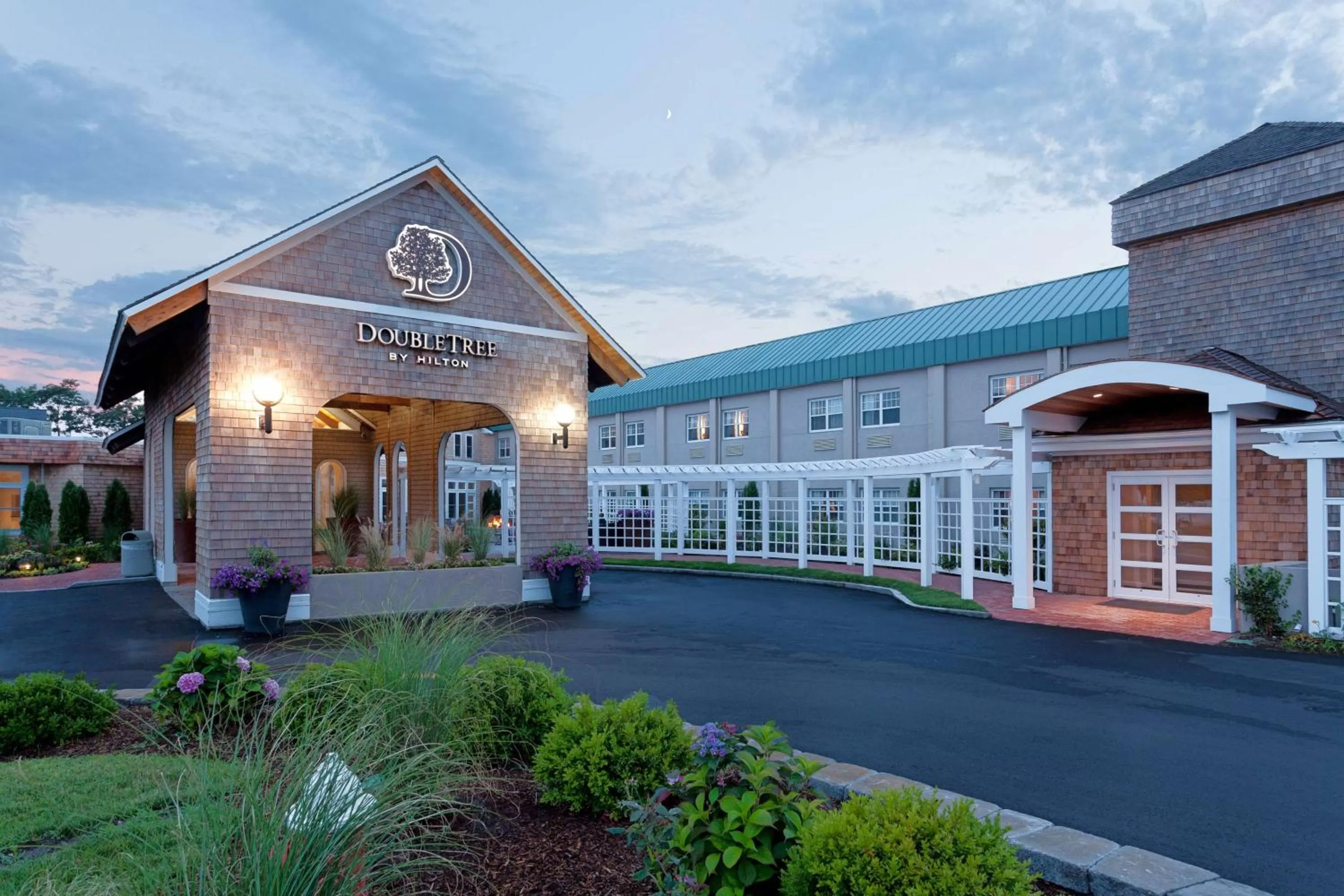 Property building in DoubleTree by Hilton Cape Cod - Hyannis