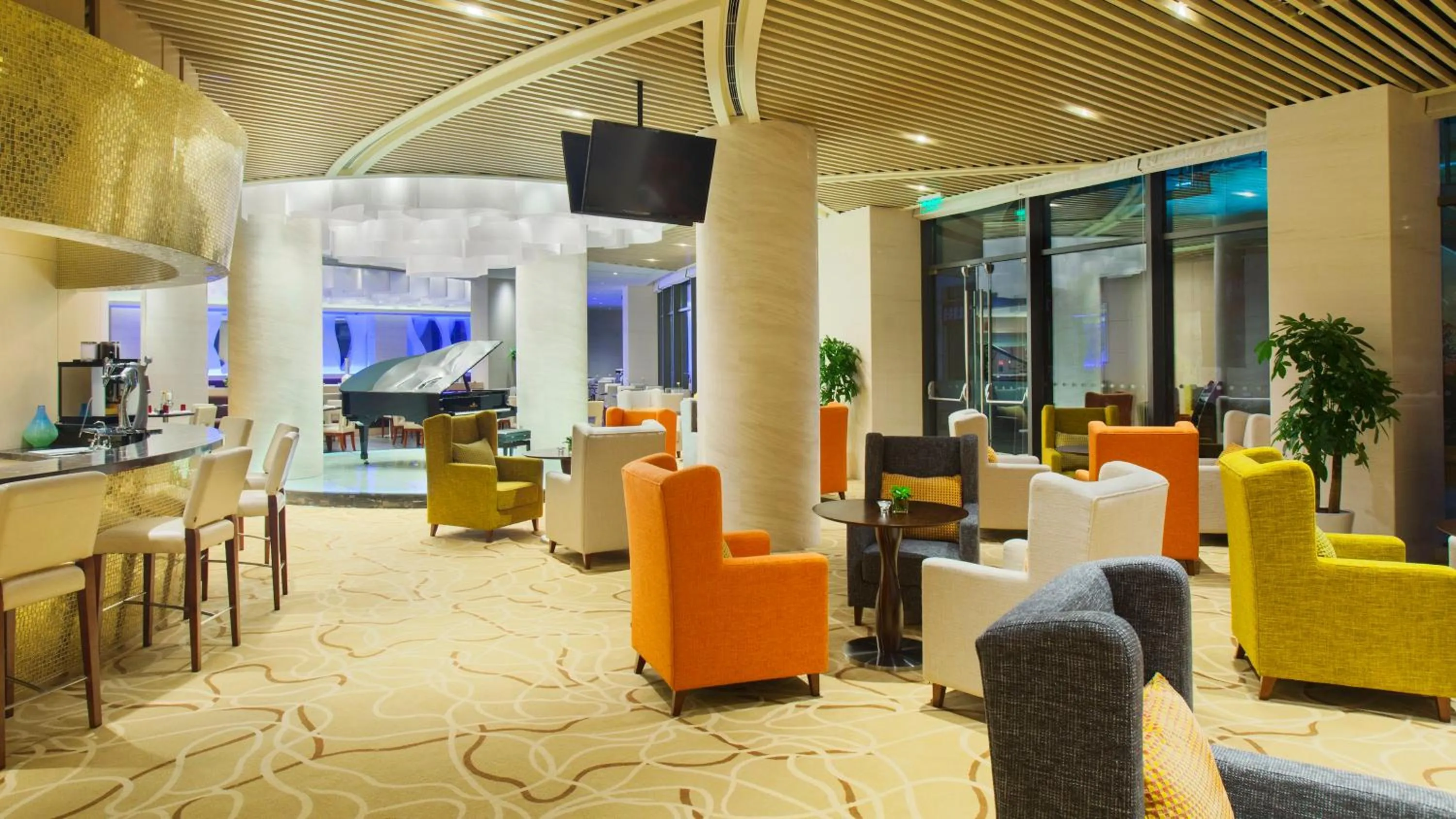 Lounge or bar in Holiday Inn Taicang City Centre by IHG