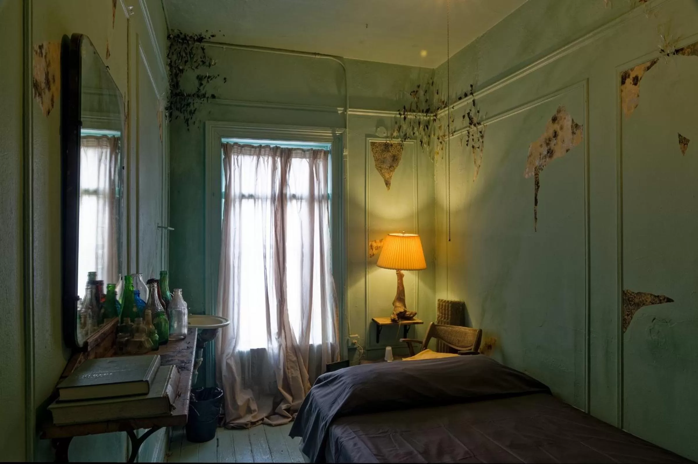 Bed in Carlton Arms Hotel