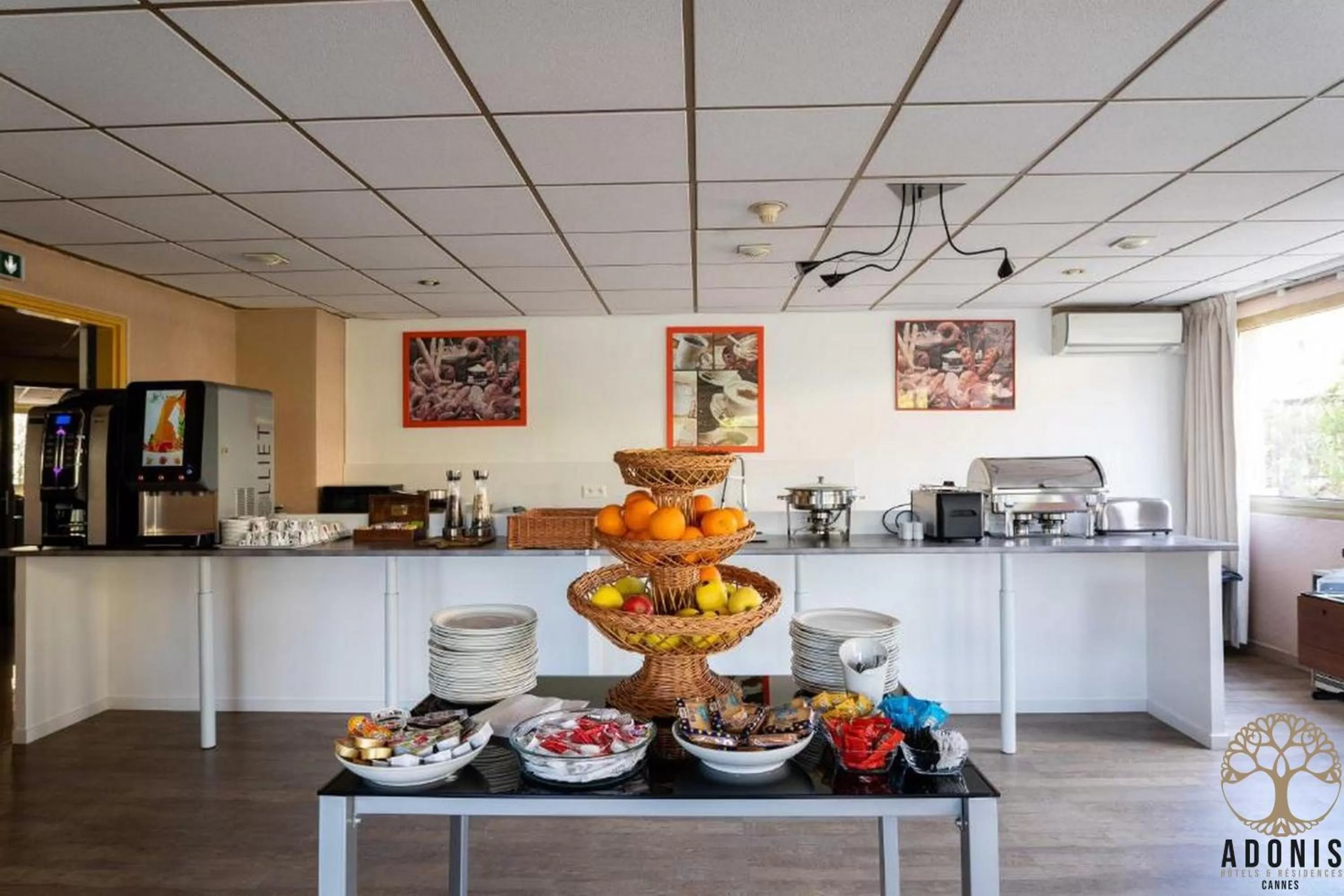 Continental breakfast in Adonis Cannes - Hôtel Thomas