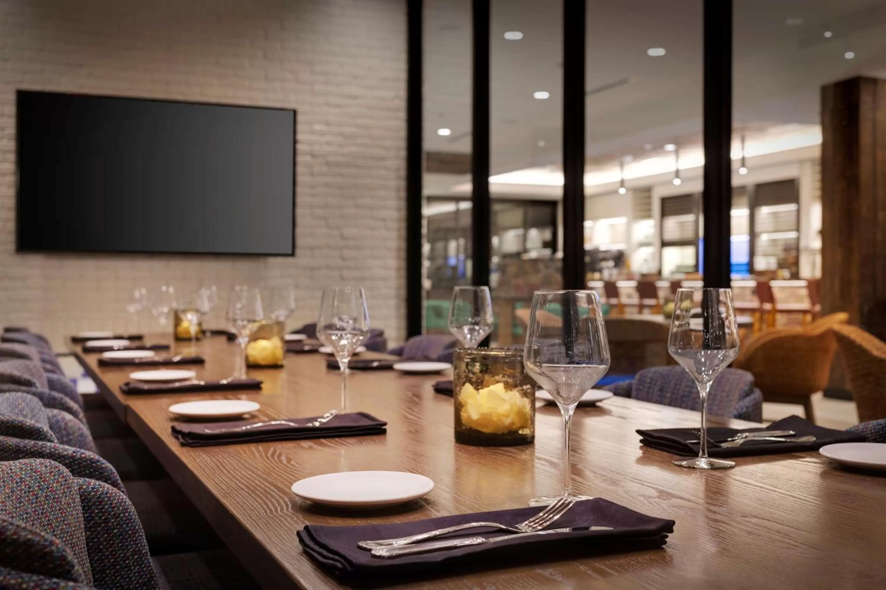 Restaurant/places to eat in Hilton Garden Inn Haymarket