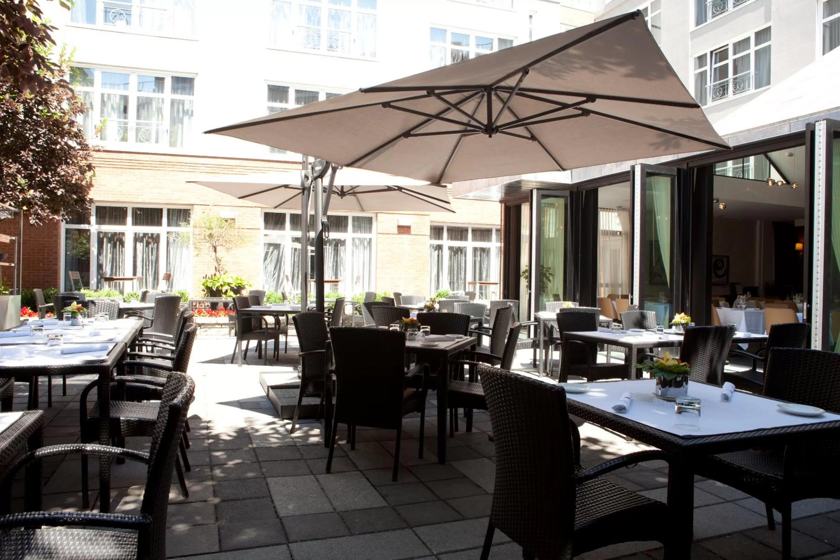 Restaurant/places to eat in Hôtel Saint-Sulpice