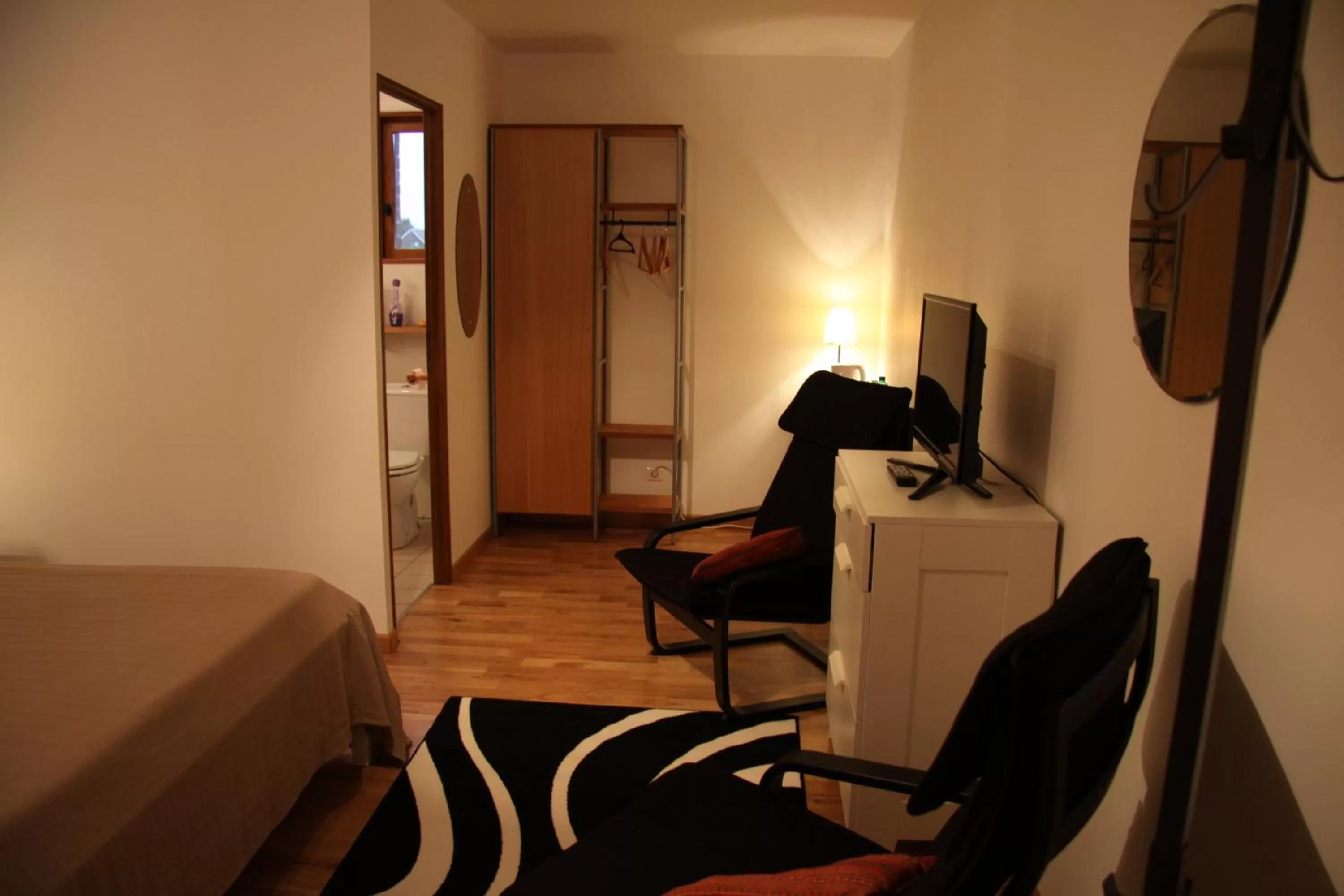 Bed in Hôtel Les Charmilles de Mormal