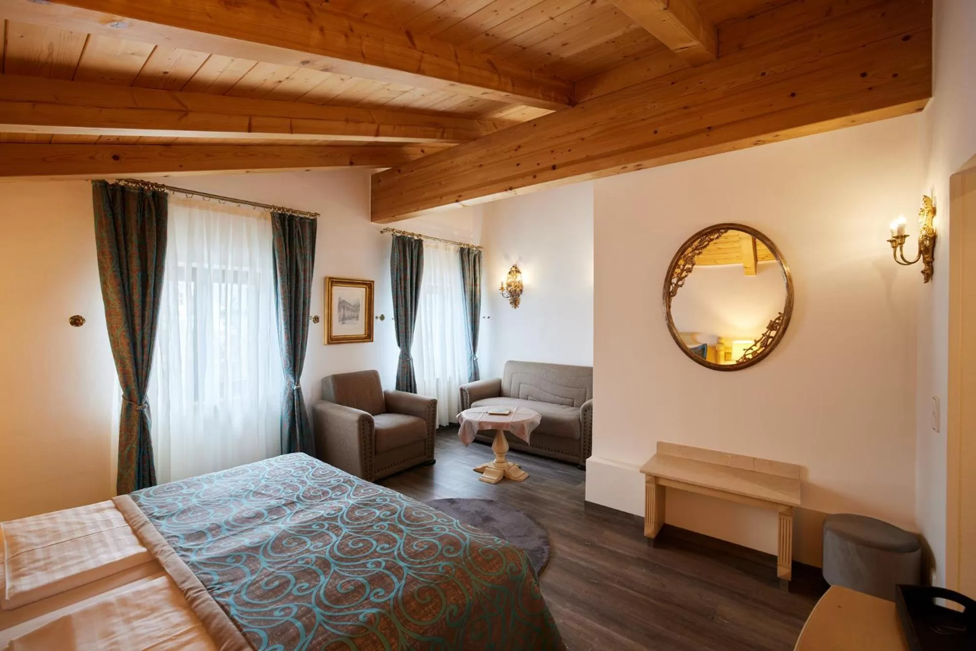 Photo of the whole room in Atlas Posthotel