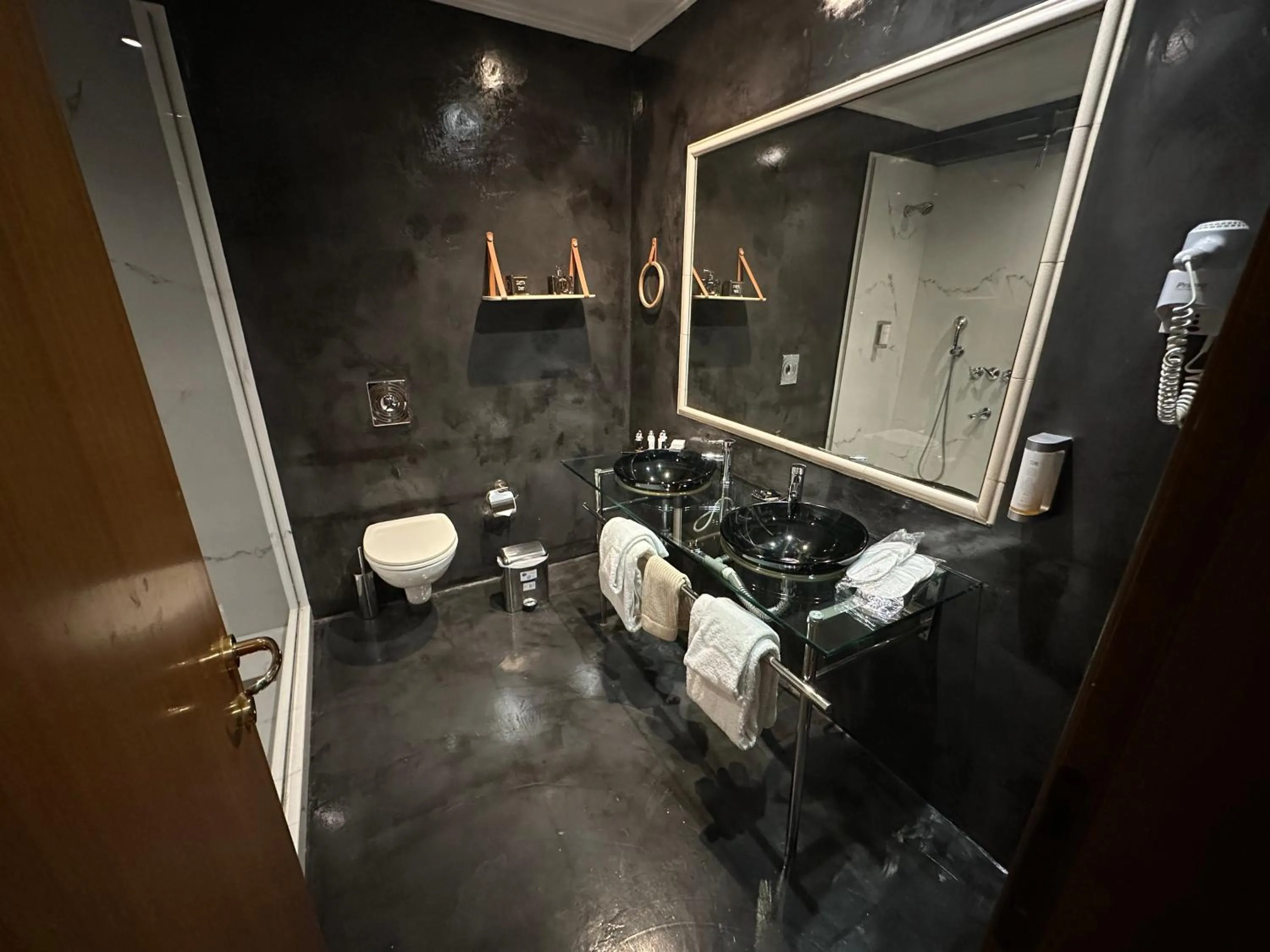 Toilet in Andromeda Suites