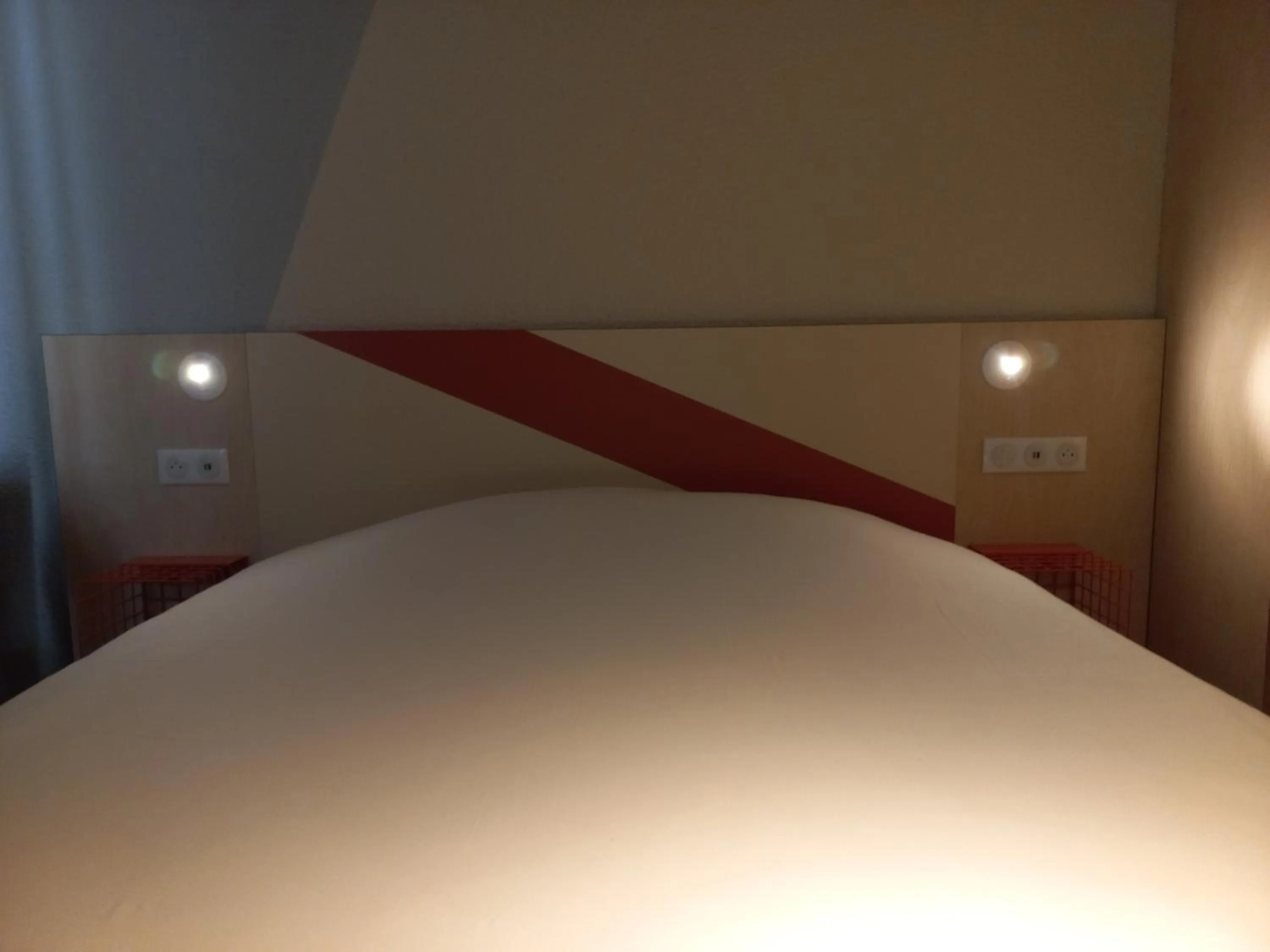 Bed in ibis budget Antony Massy rénové 2024