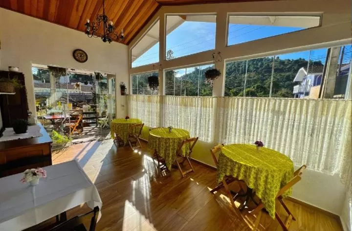 Restaurant/Places to Eat in Suítes para fins de semana