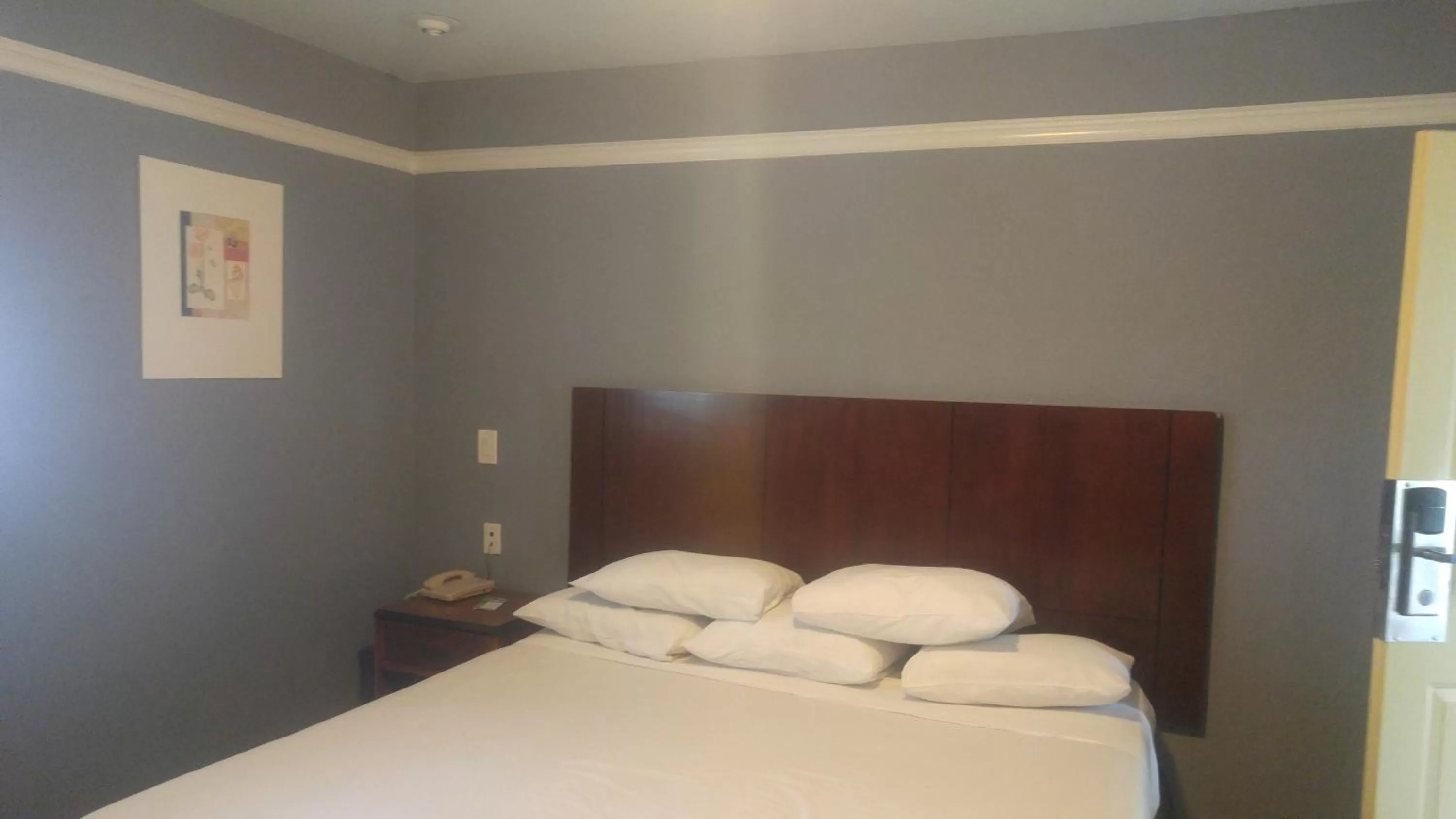 Bed in Riviera Motel