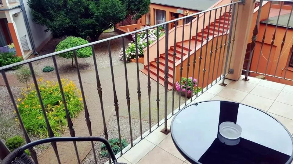 Facade/entrance in Rezydencja 5 Dębów