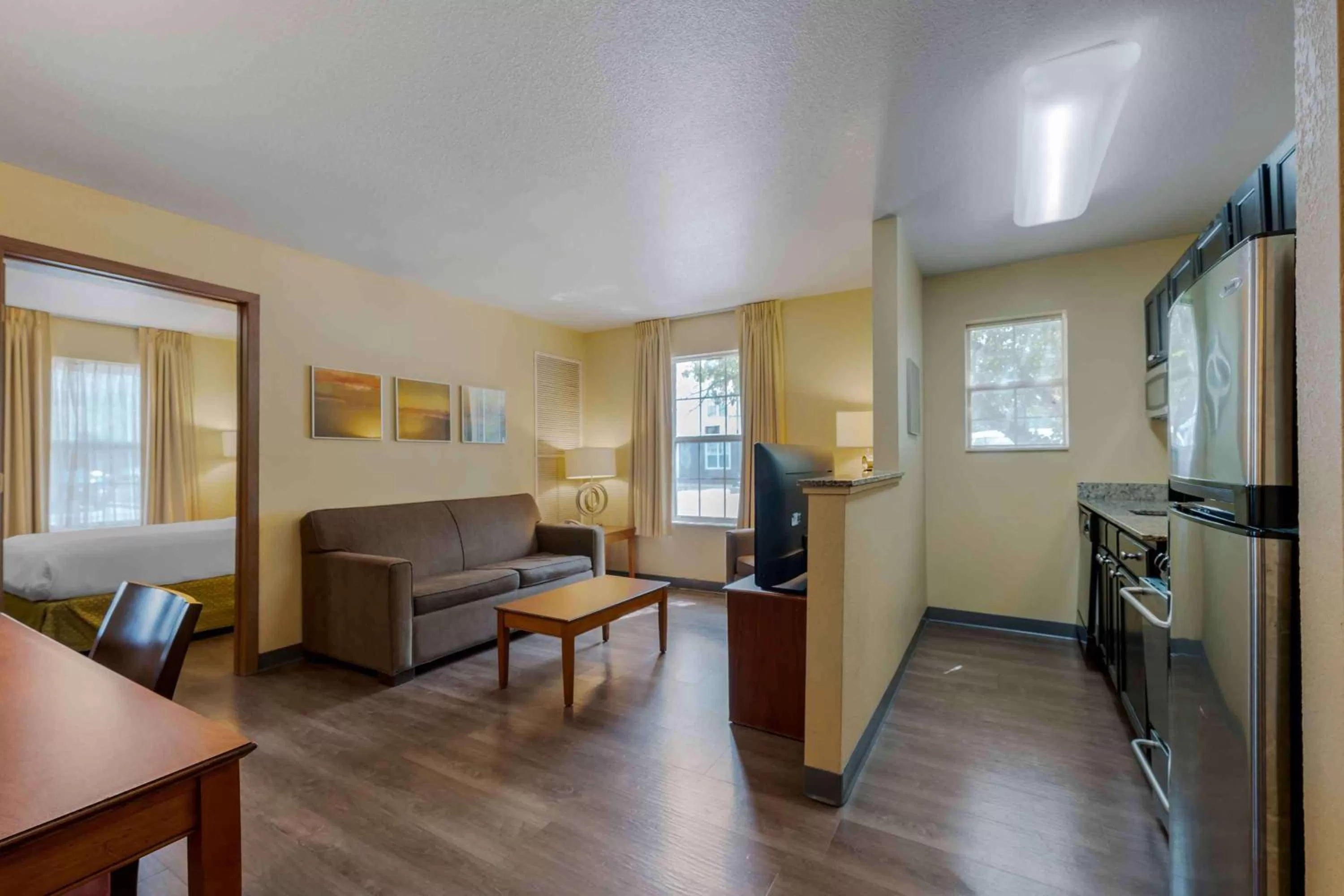 Bedroom in Extended Stay America Suites - Chicago - Elgin - West Dundee