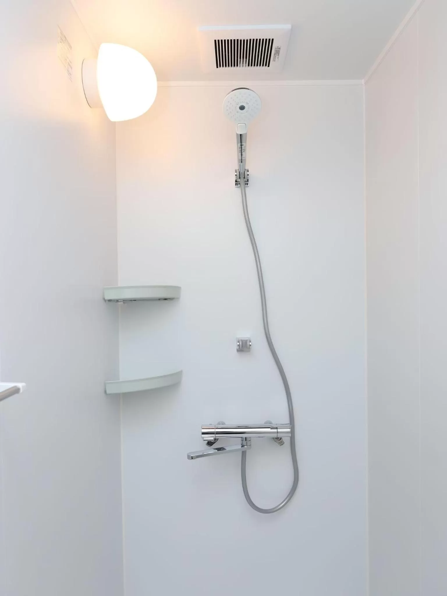 Shower in UCHI Living Stay Sapporo Kikusui