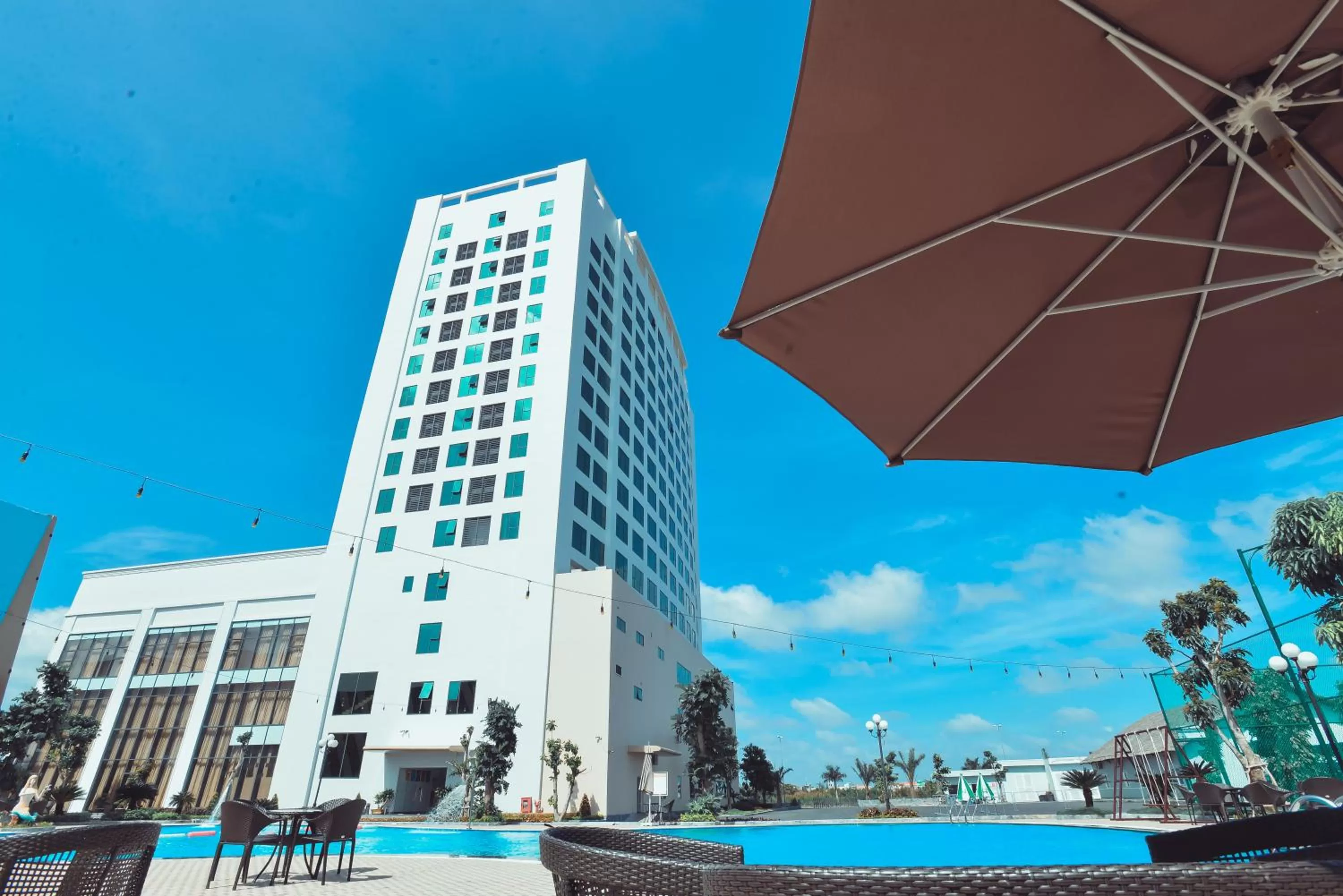 Swimming pool in Muong Thanh Luxury Ca Mau Hotel