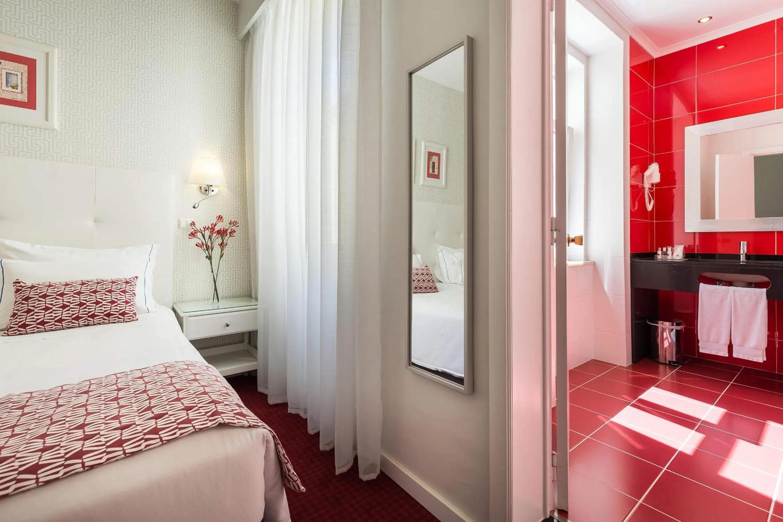 Decorative detail, Bed in Hotel Florescente