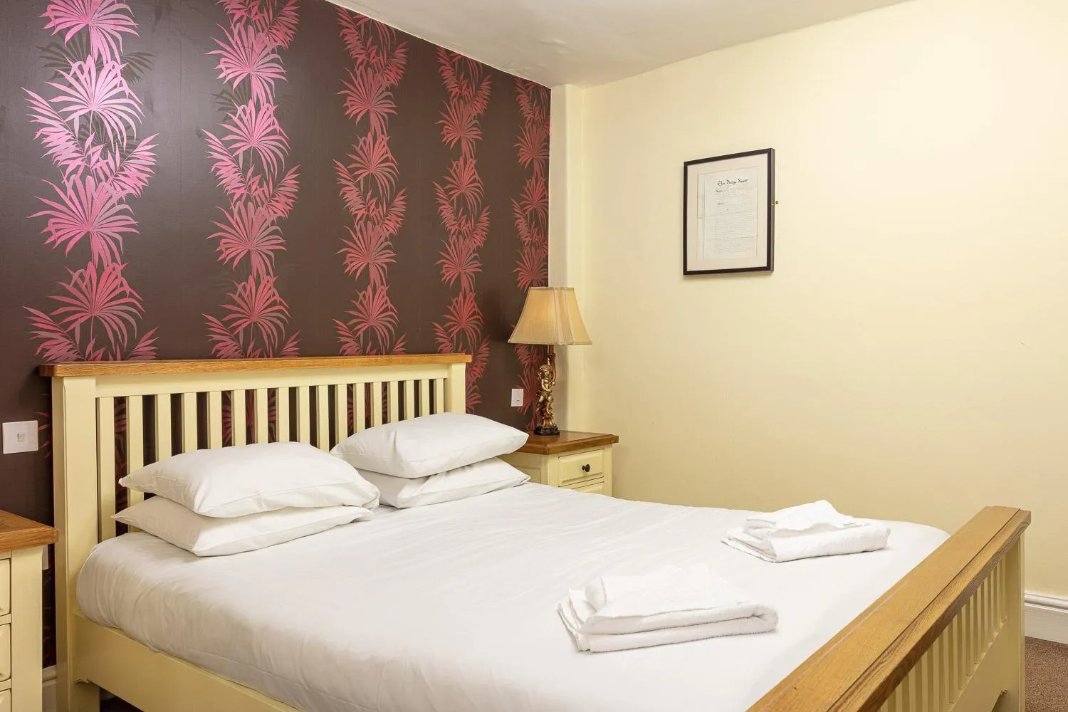 Bedroom, Bed in The New Inn by Roomsbooked