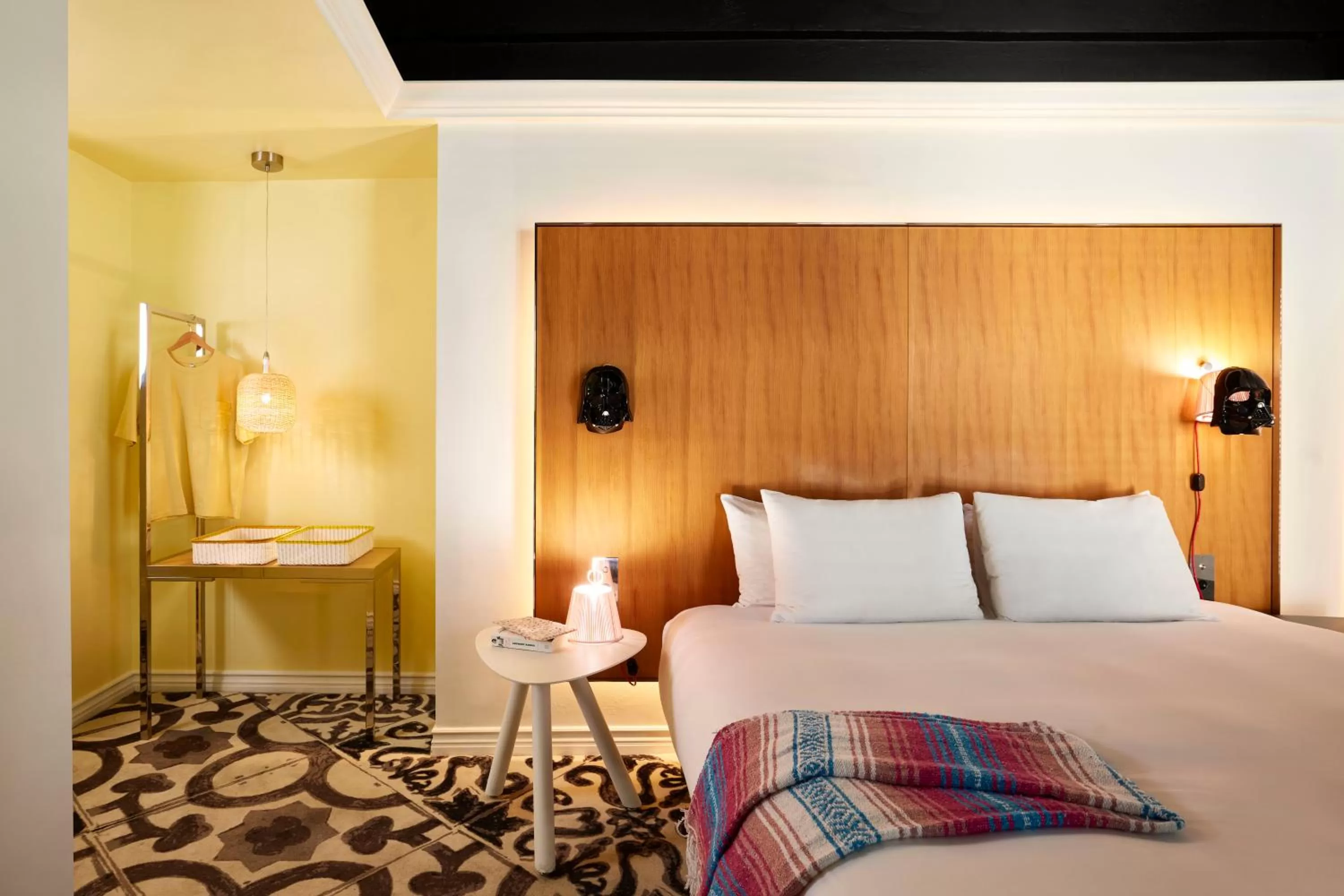 Bed in Mama Shelter Los Angeles