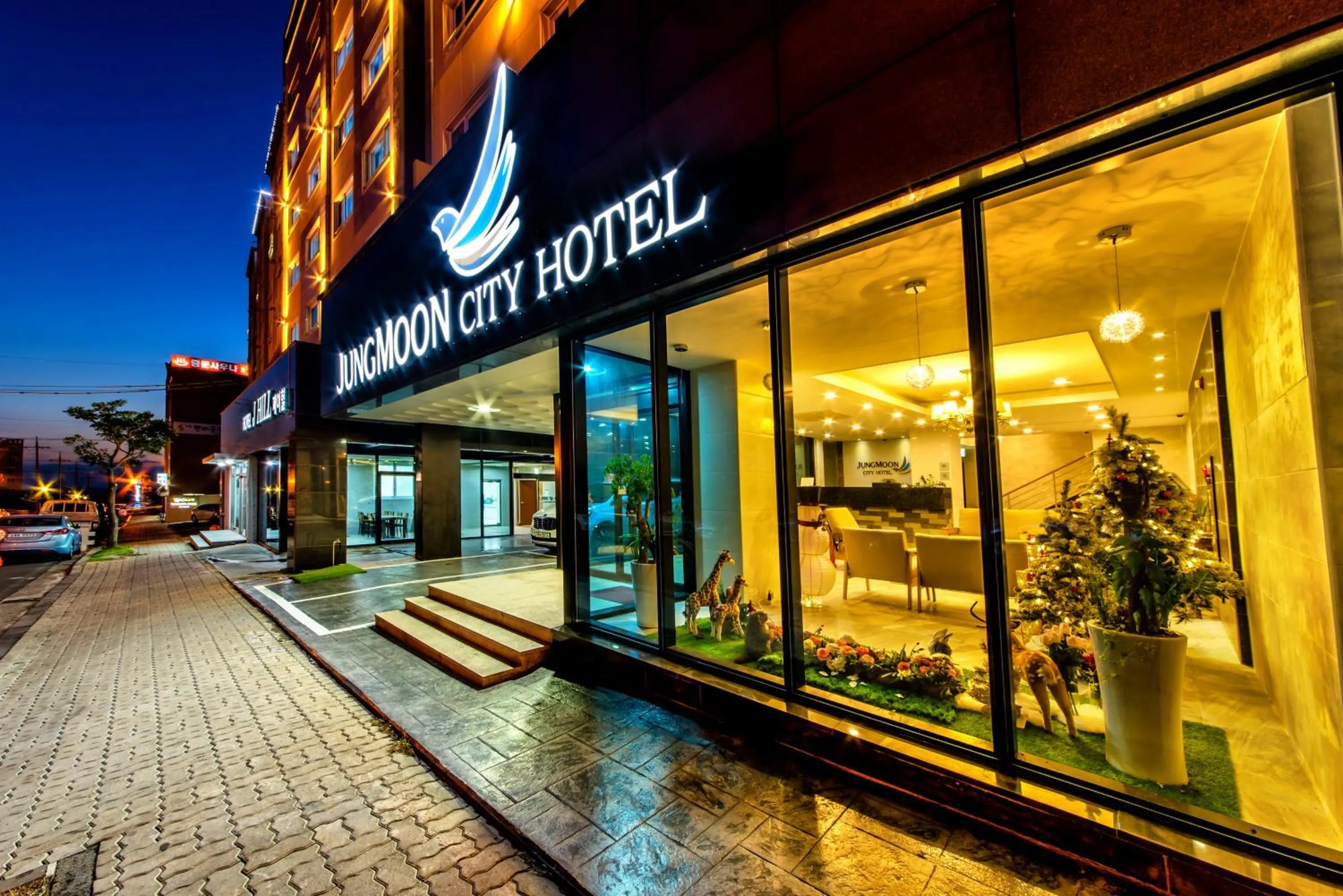 Facade/entrance in Jungmoon City Hotel & J-hill Hotel