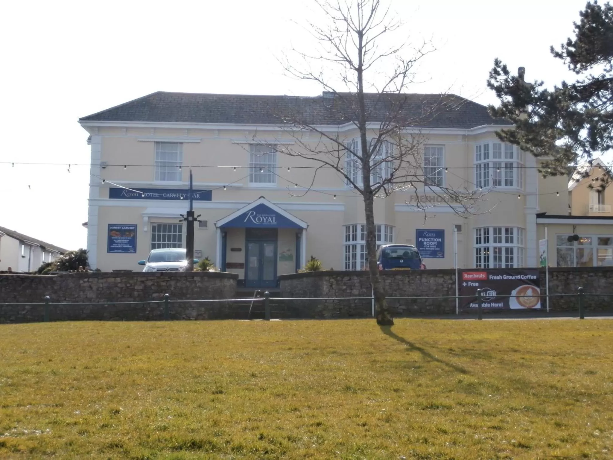 Facade/entrance, Property Building in Babbacombe Royal Hotel and Carvery