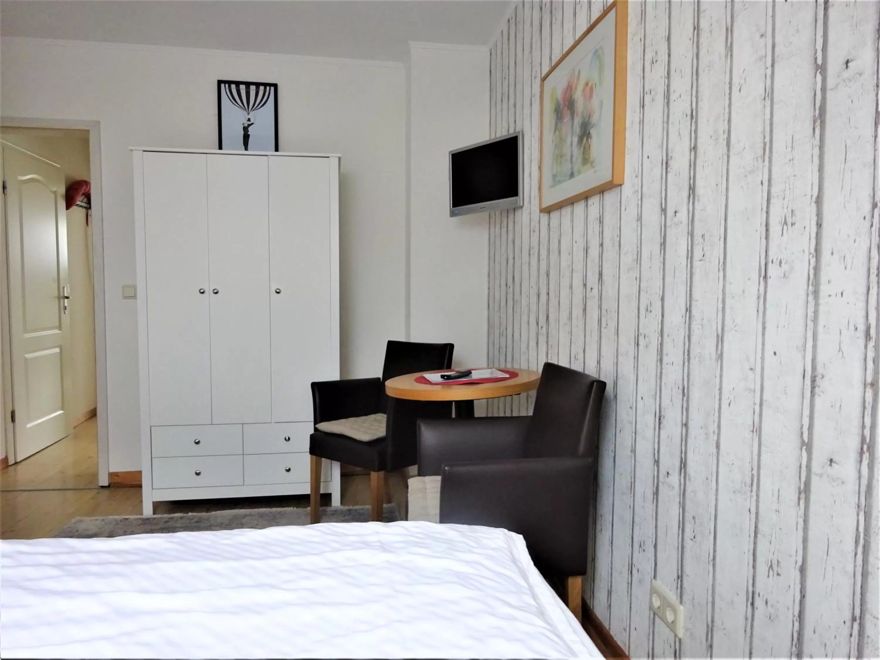 TV and multimedia, Bed in Hotel Pension Zur Fährbrücke