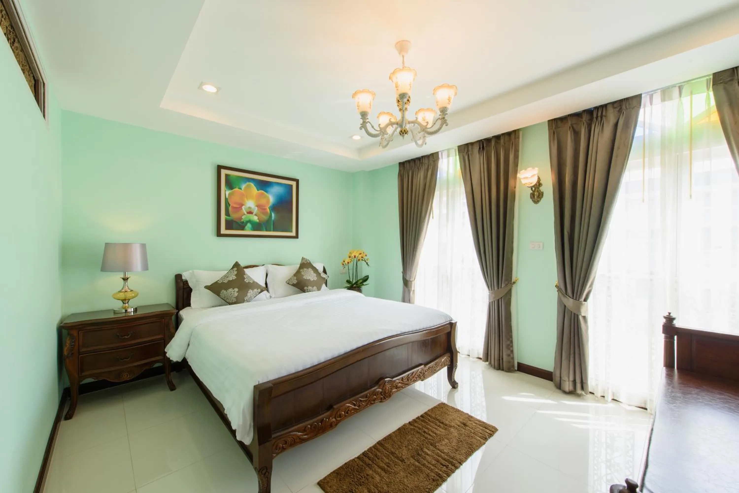 Bed in The Velvet Orchid