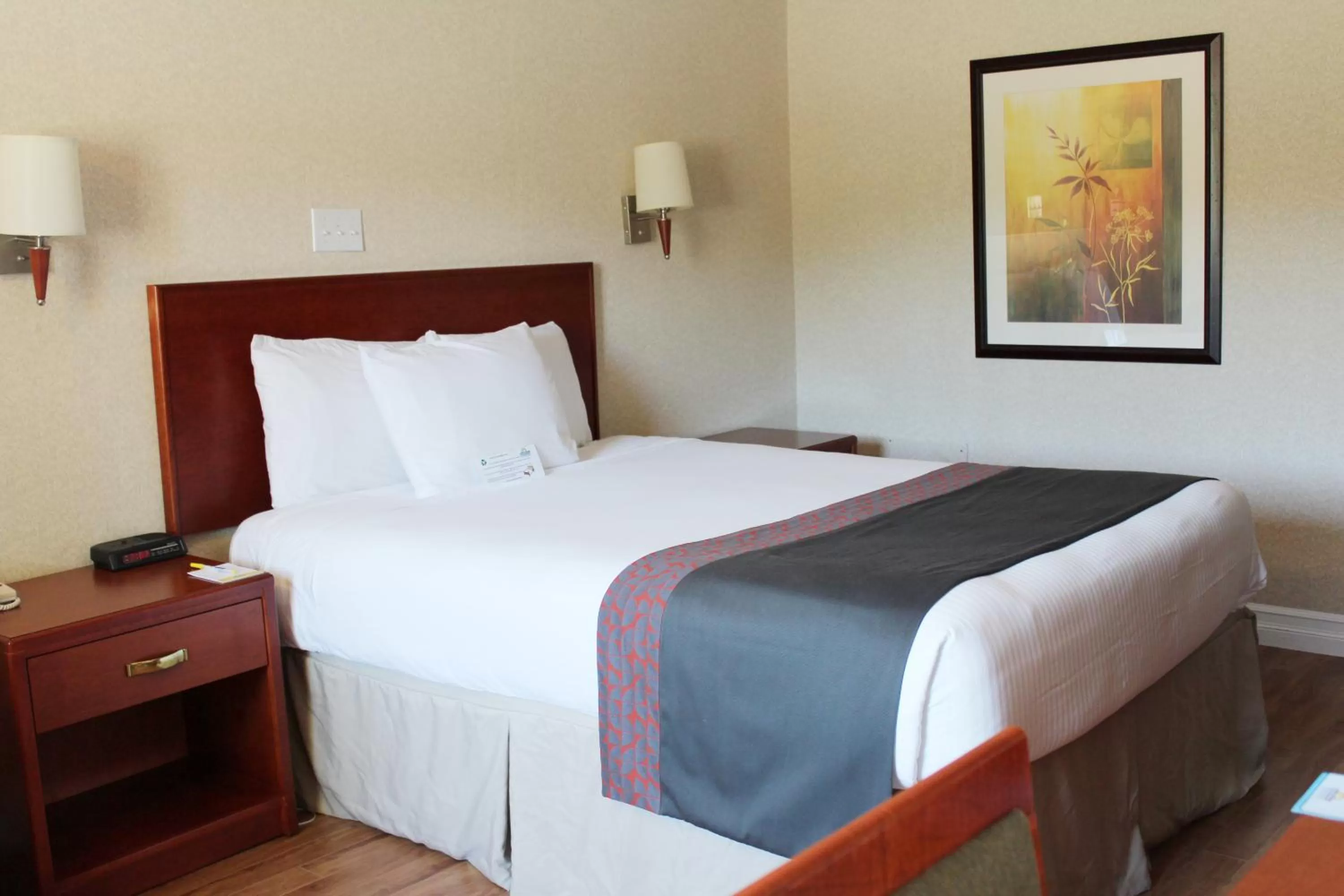 Bedroom, Bed in Days Inn by Wyndham Bridgewater Conference Center