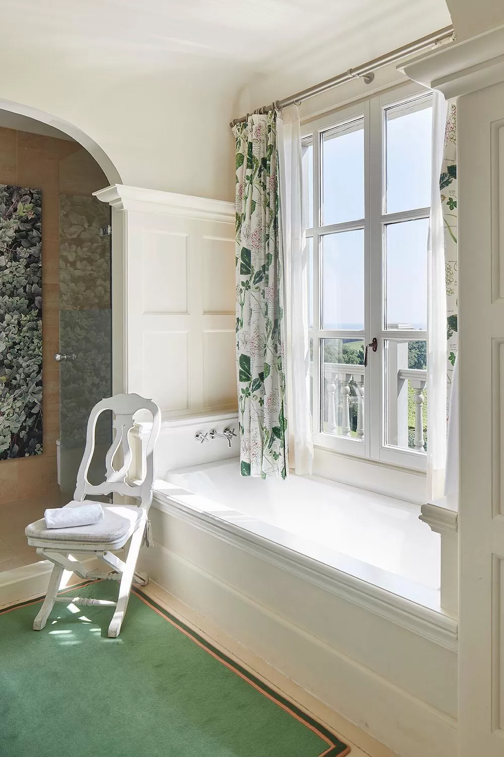 Bath, Bed in Hotel Iturregi